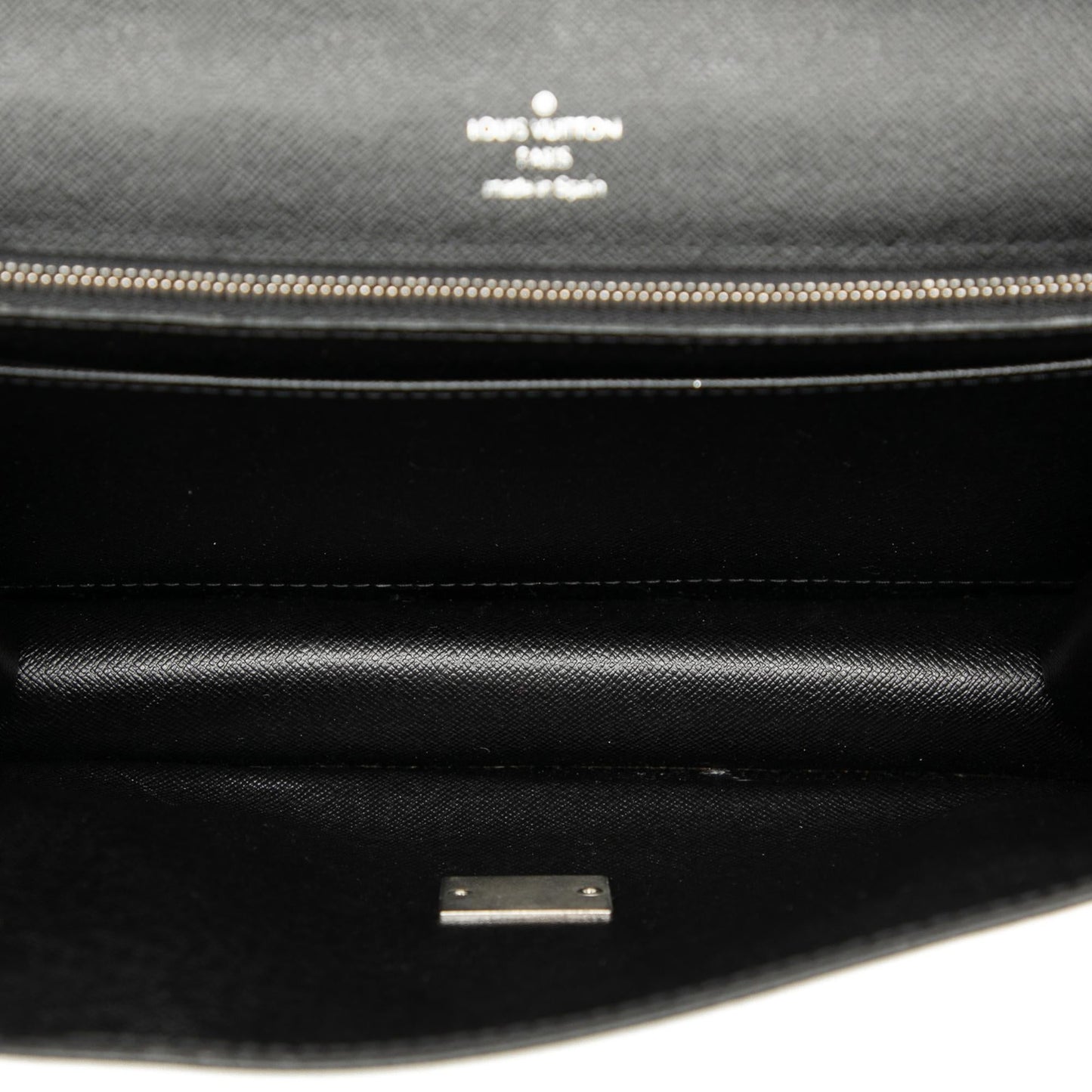 Louis Vuitton Taiga Selenga