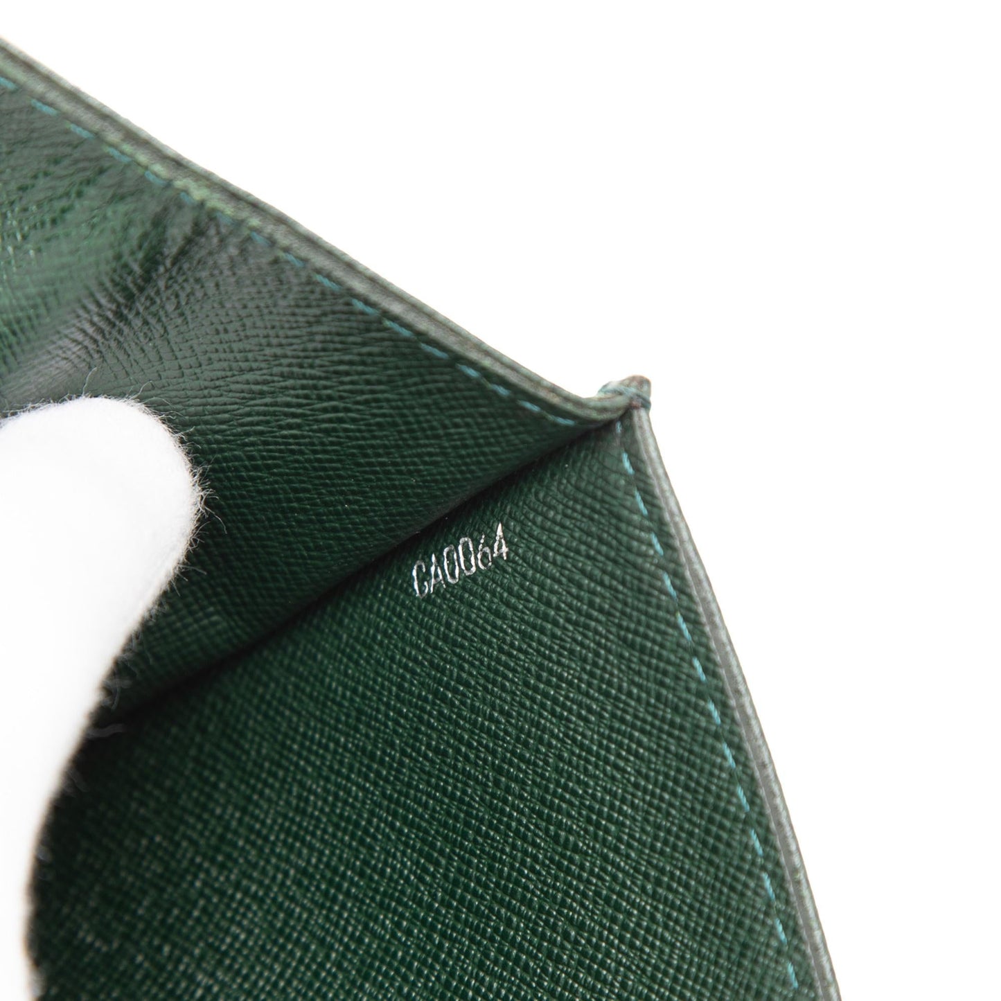 Louis Vuitton Taiga Selenga