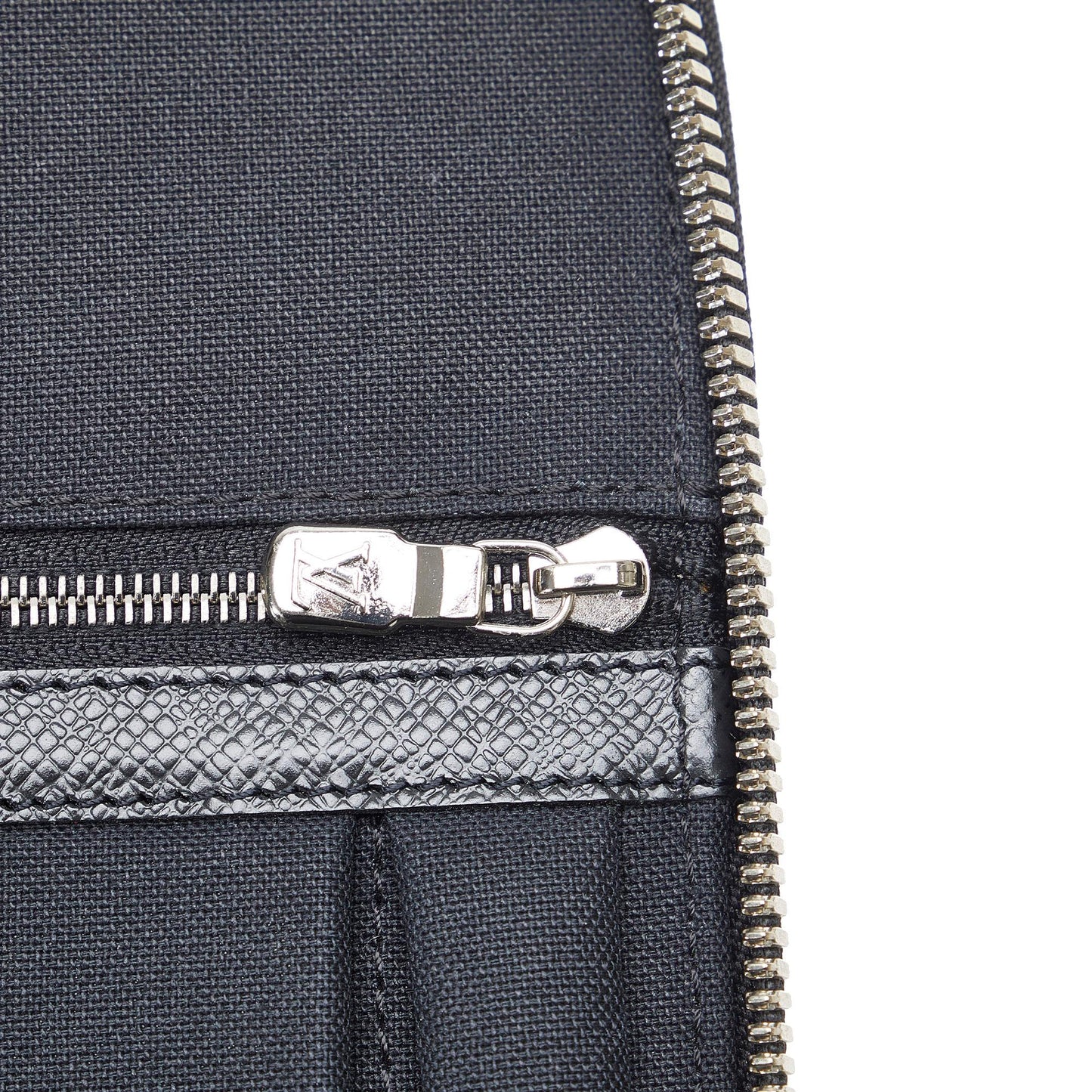 Louis Vuitton Taiga Vladimir Portfolio (SHG-u5Gtpk)