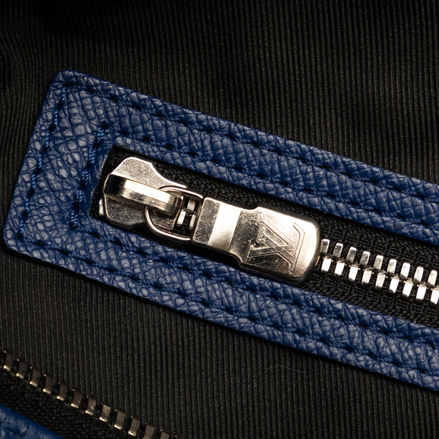 Louis Vuitton Taigarama Keepall Bandouliere 50 (SHG-K19pka)