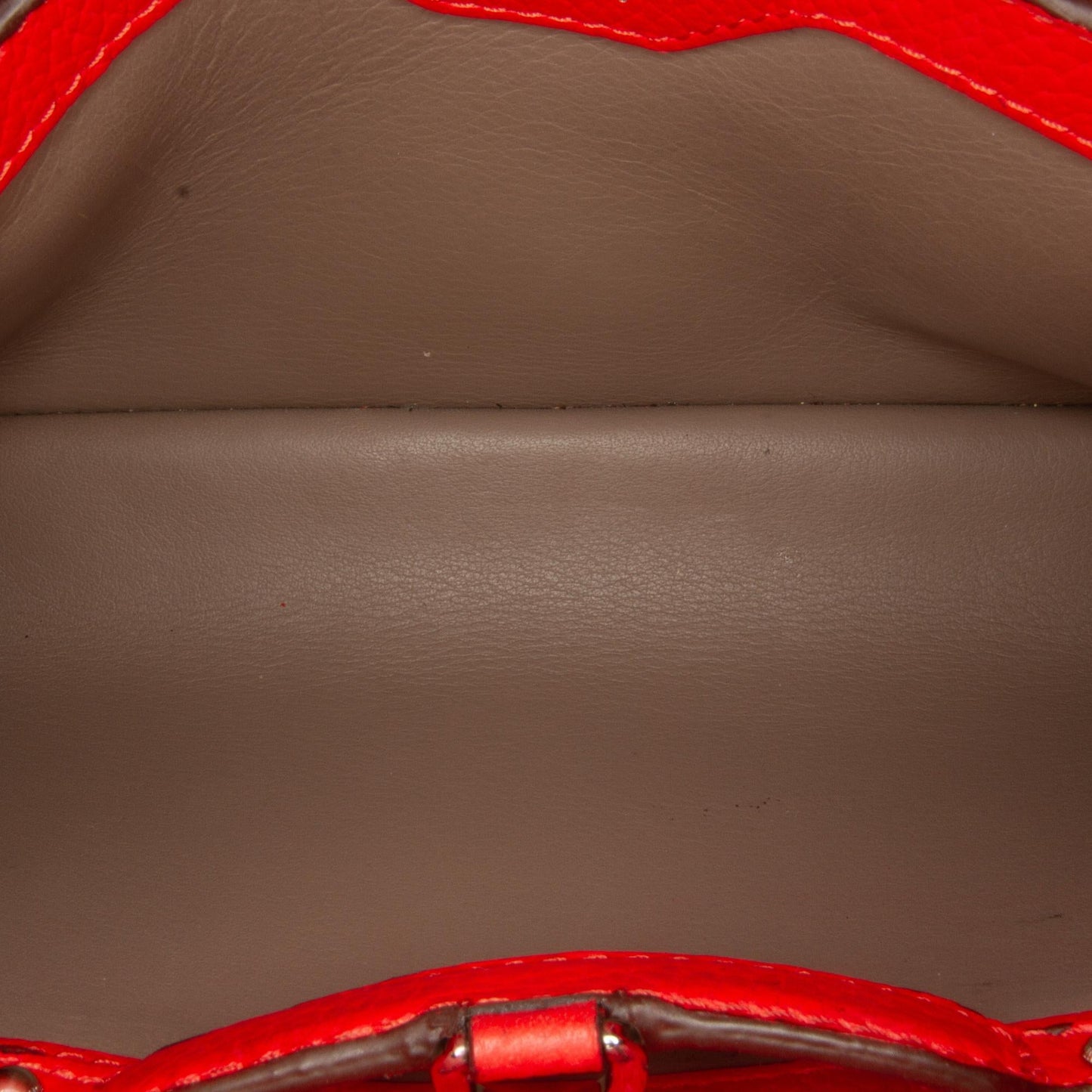 Louis Vuitton Taurillon Capucines BB (SHG-DlYZo4)