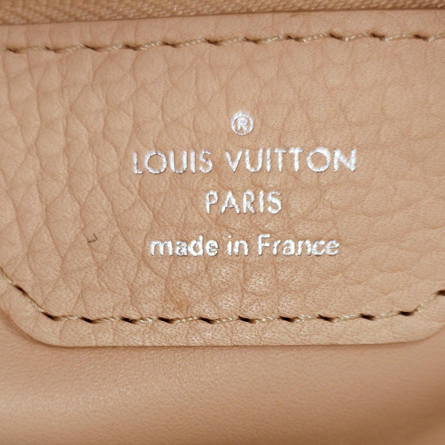 Louis Vuitton Taurillon Capucines MM (SHG-NxXS5i)
