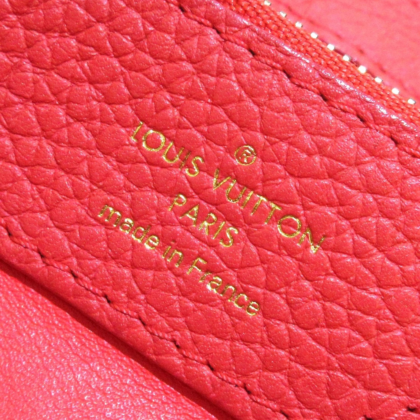 Louis Vuitton Taurillon Capucines MM (SHG-DeuA0c)
