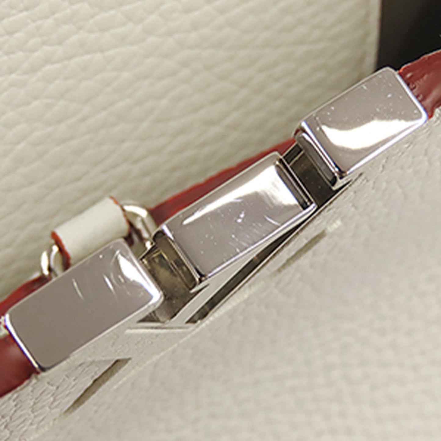 Louis Vuitton Taurillon Capucines MM (SHG-Qdo8dy)