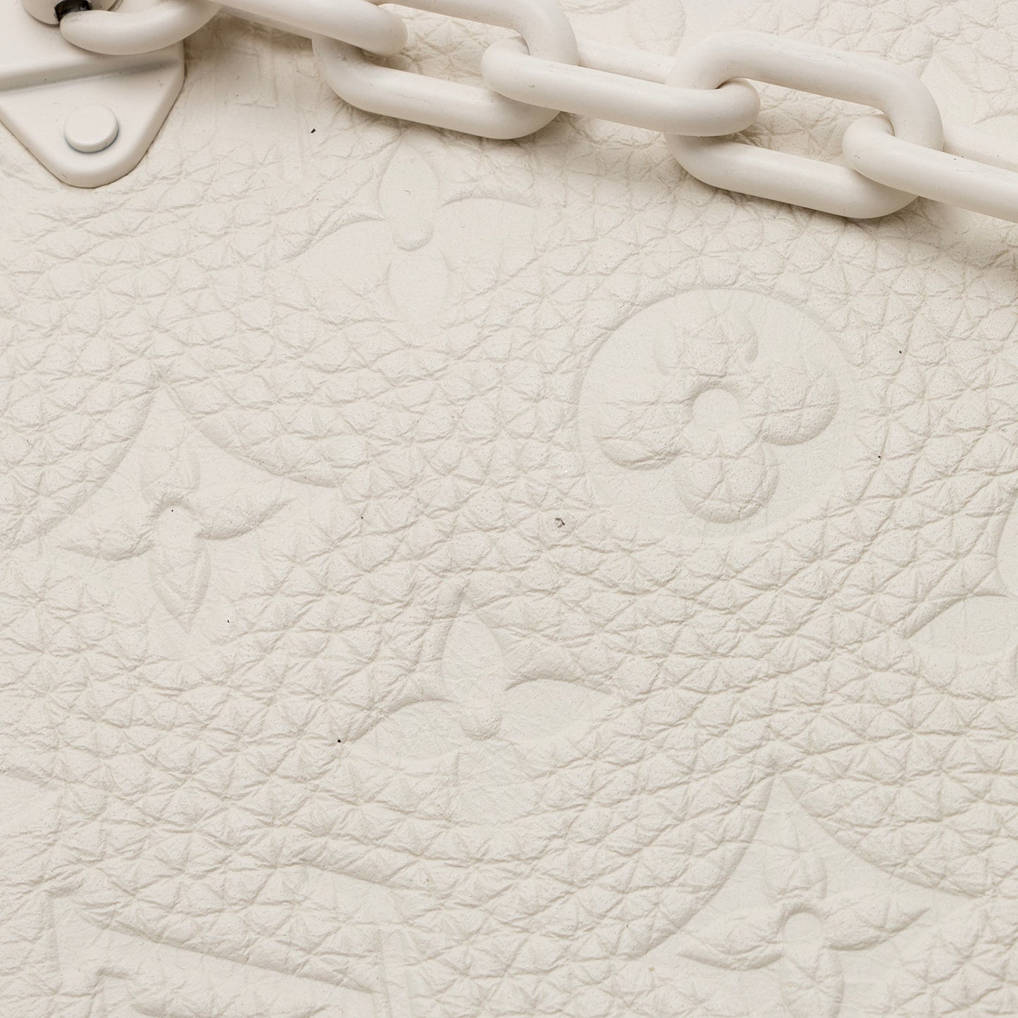 Louis Vuitton Taurillon Monogram Solar Ray A4 Pouch (SHF-22981)