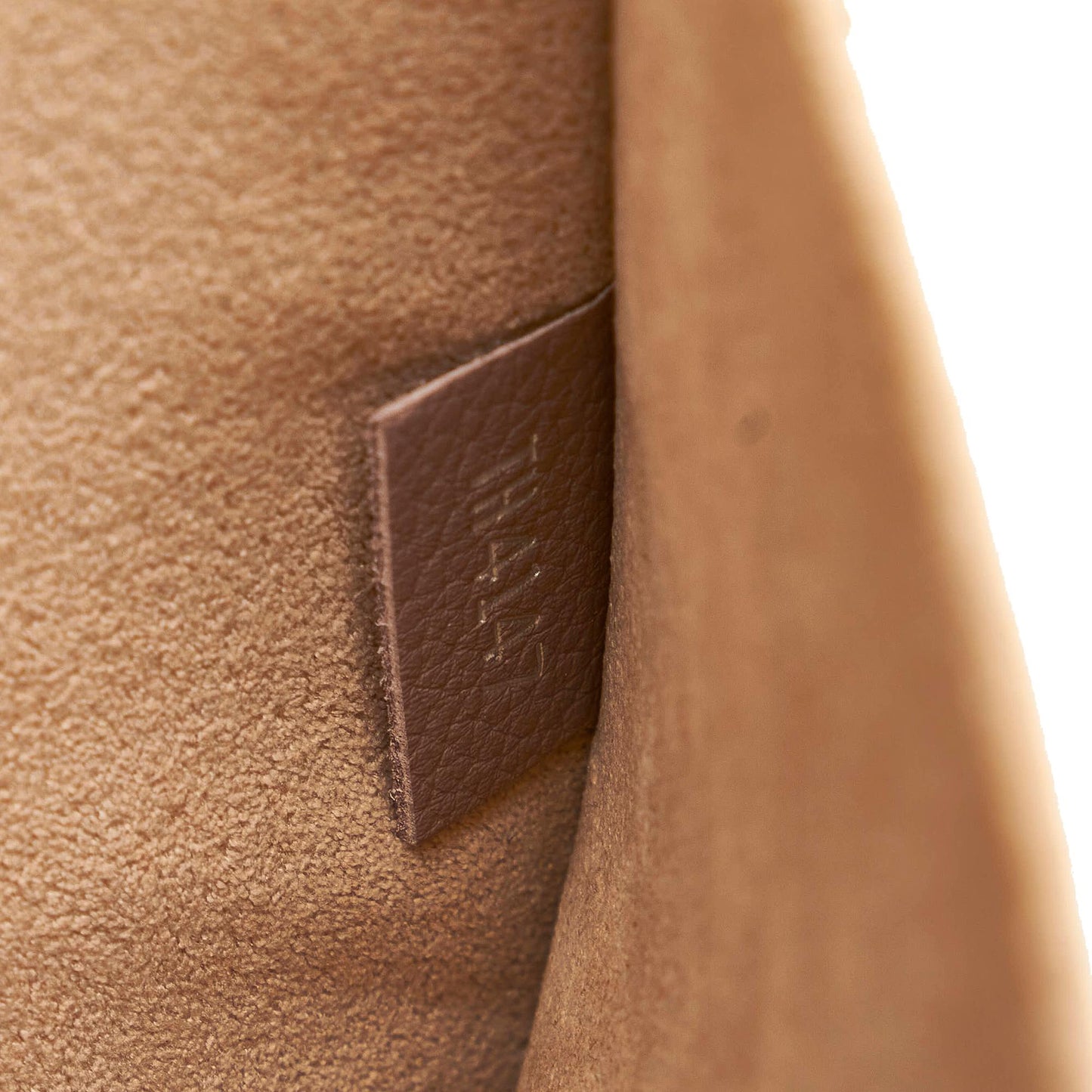 Louis Vuitton Taurillon Pochette Jour PM (SHG-28527)