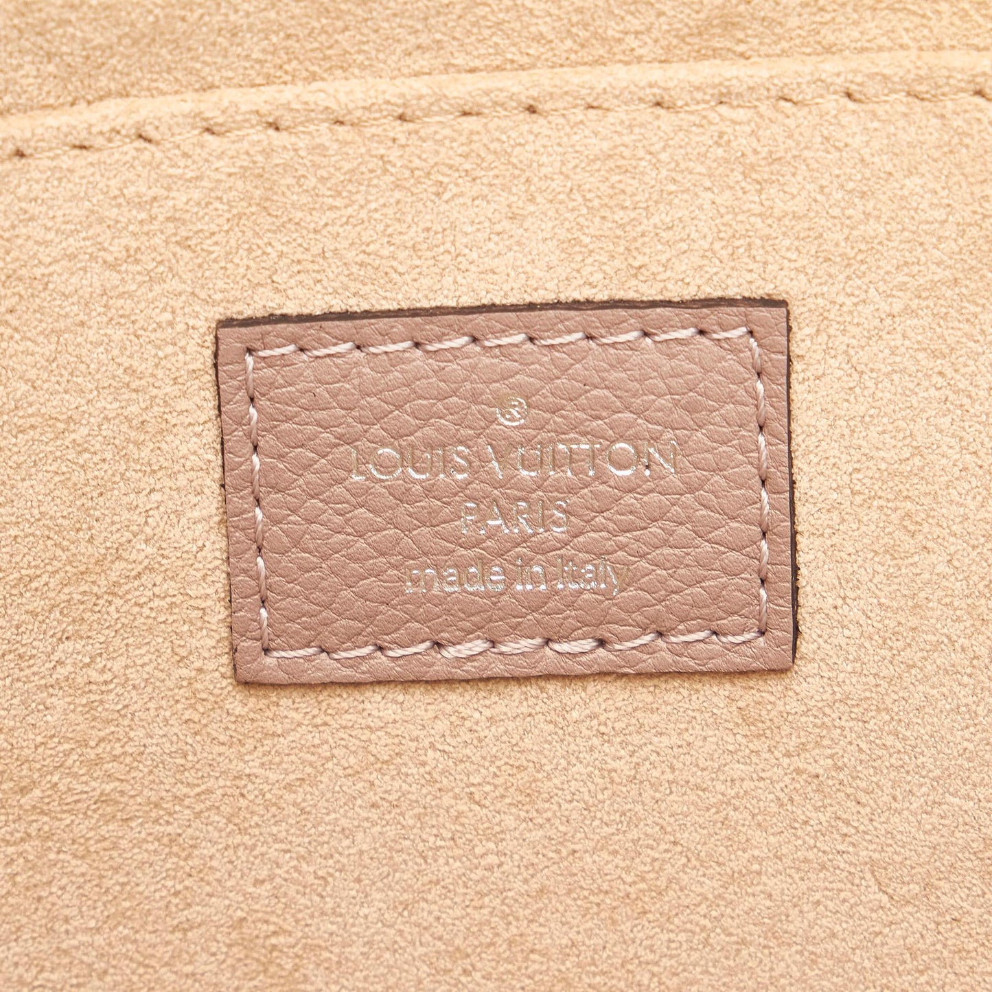 Louis Vuitton Taurillon Pochette Jour PM (SHG-28527)