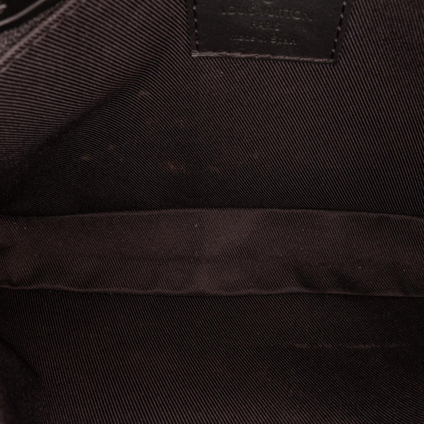 Louis Vuitton Taurillon S Lock Sling Bag (SHG-kz3Aka)