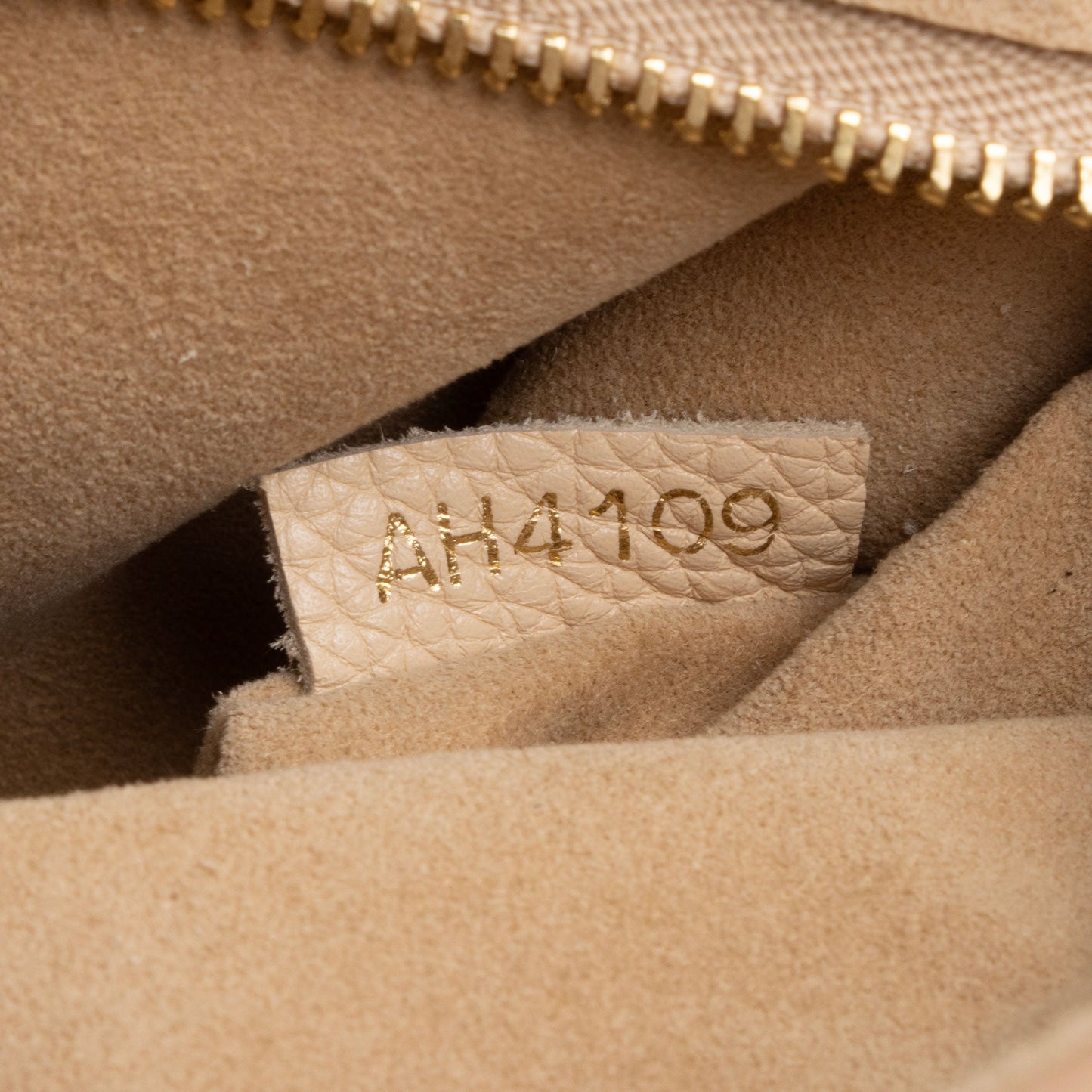 Louis Vuitton Taurillon Volta NM Top Handle Bag (SHF-EutRHJ)