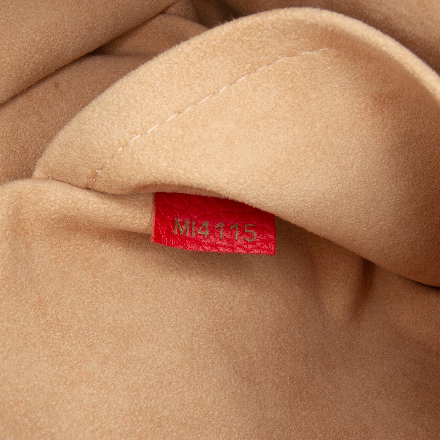 Louis Vuitton Taurillon Volta (SHG-MPpdsG)