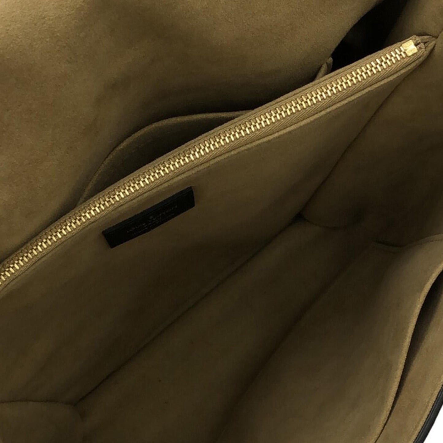 Louis Vuitton Taurillon Volta (SHG-vjvtJv)