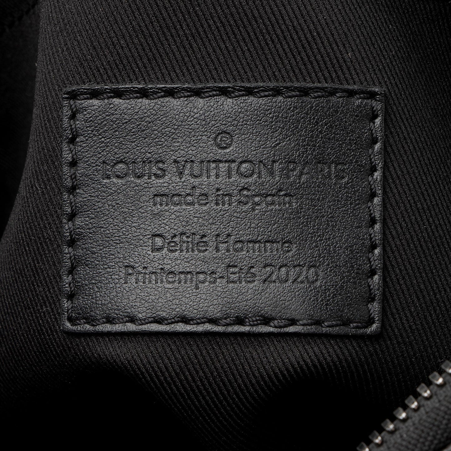 Louis Vuitton Tuffetage Monogram Canvas Triangle Messenger (SHF-jwGxvx)