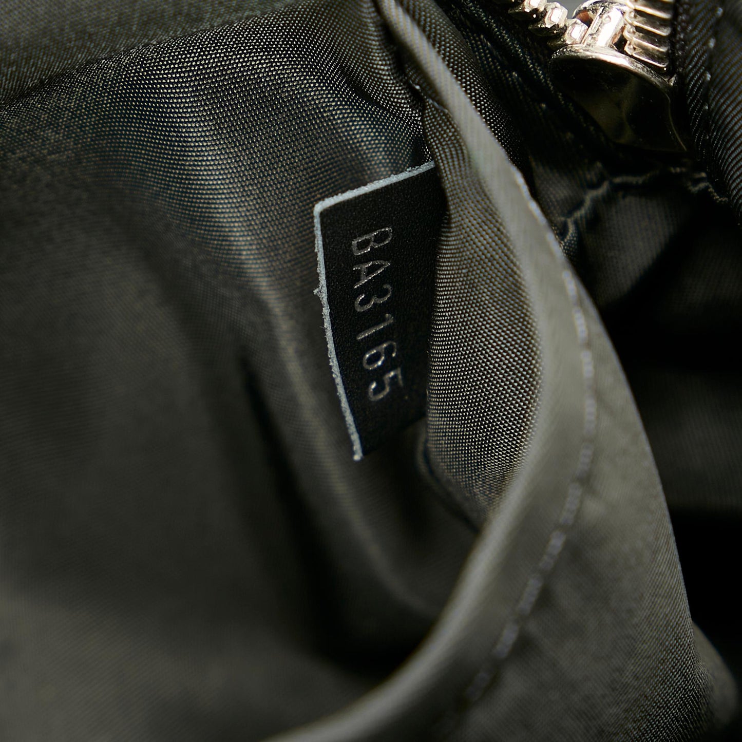 Louis Vuitton V-Line Fast (SHG-24281)