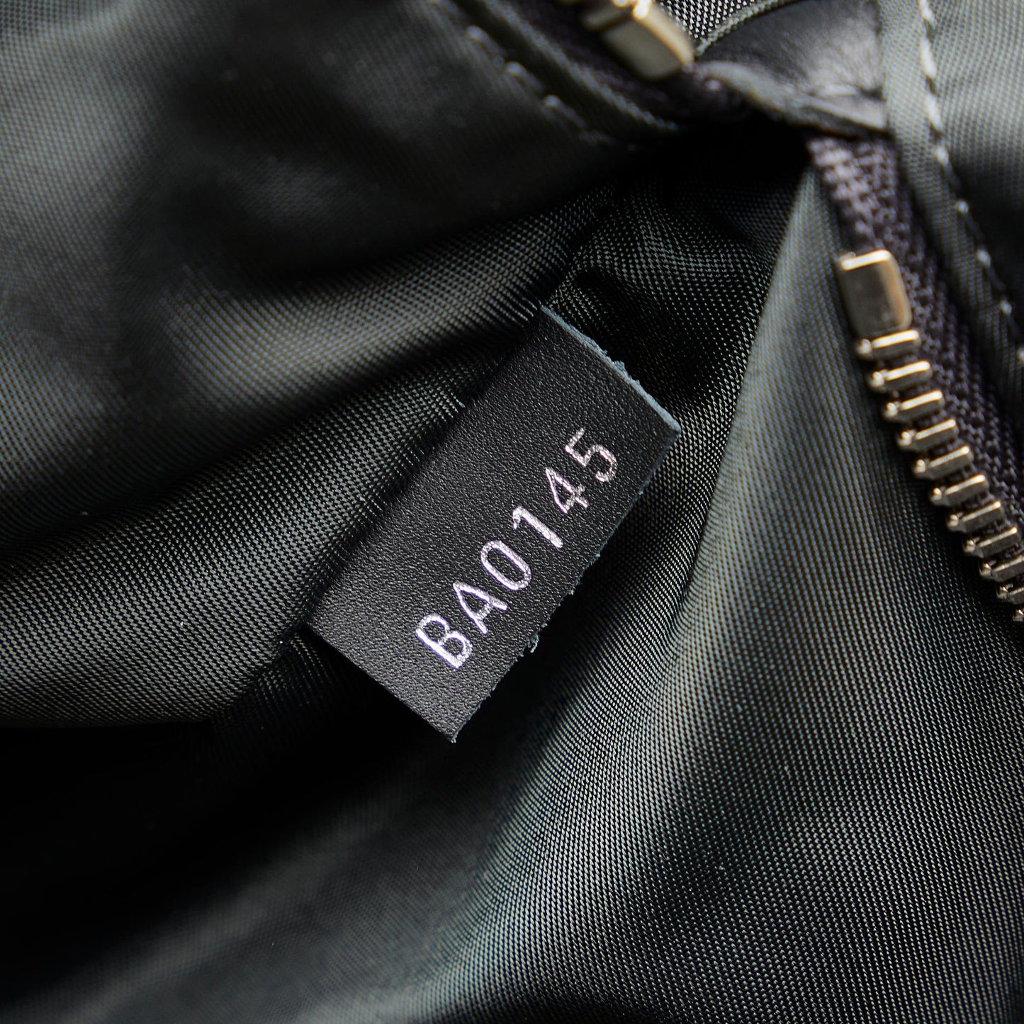 Louis Vuitton V-Line Pulse