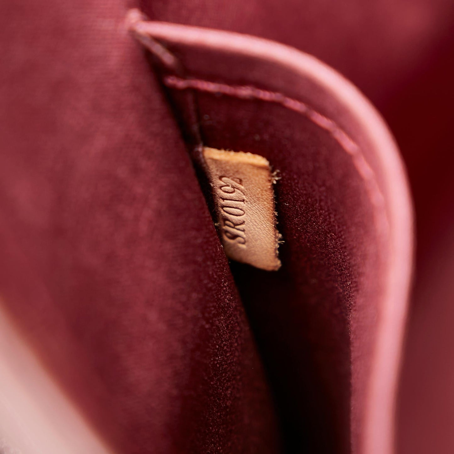 Louis Vuitton Vernis Avalon MM (SHG-29902)