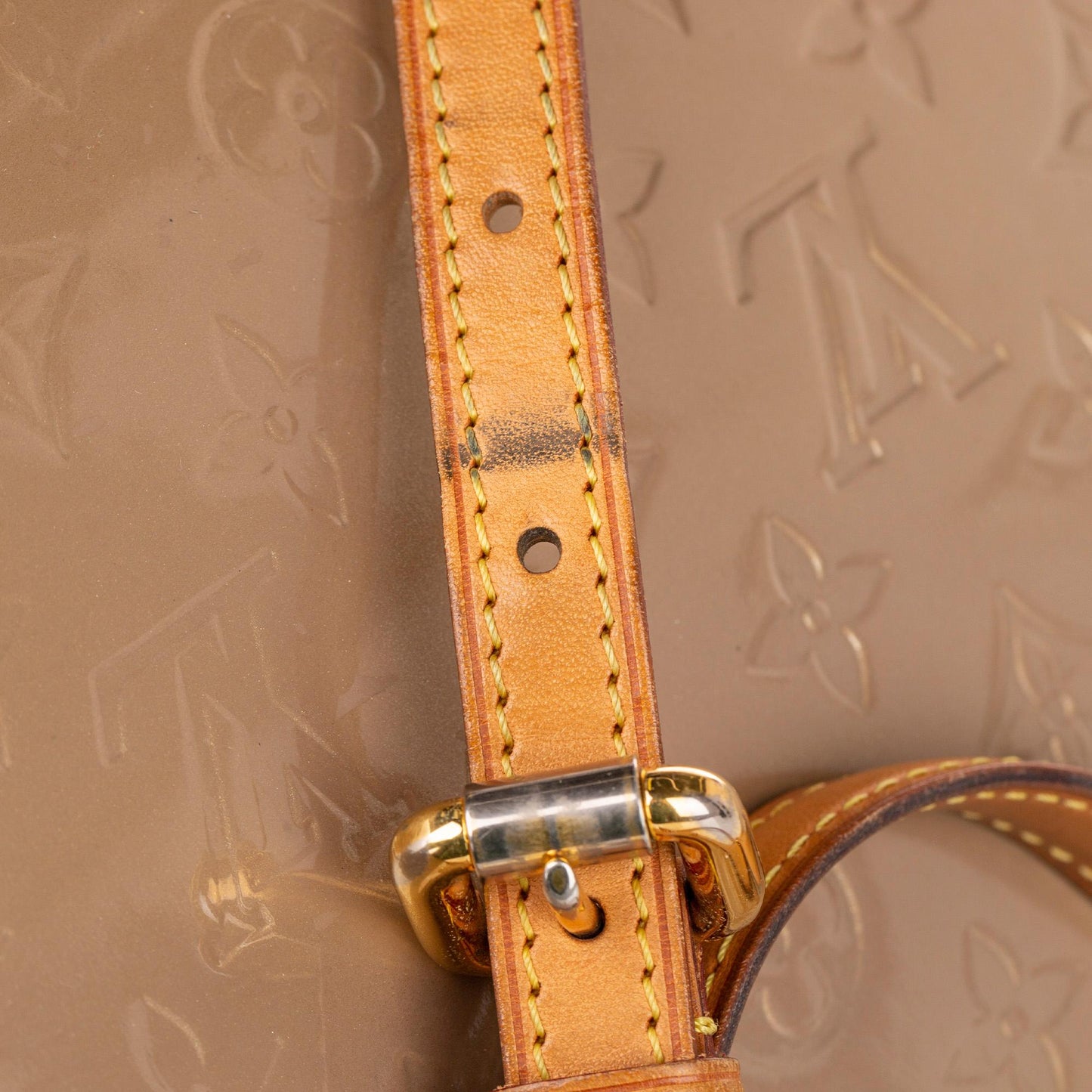Louis Vuitton Vernis Brea MM (SHG-30239)