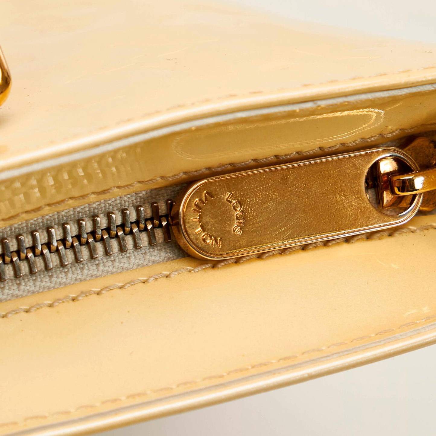 Louis Vuitton Vernis Brentwood (SHG-28210)