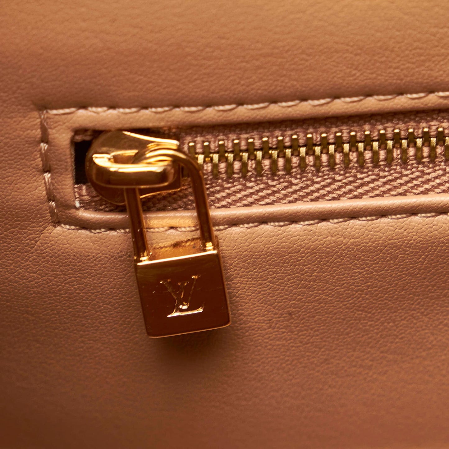 Louis Vuitton Vernis Houston (SHG-29704)