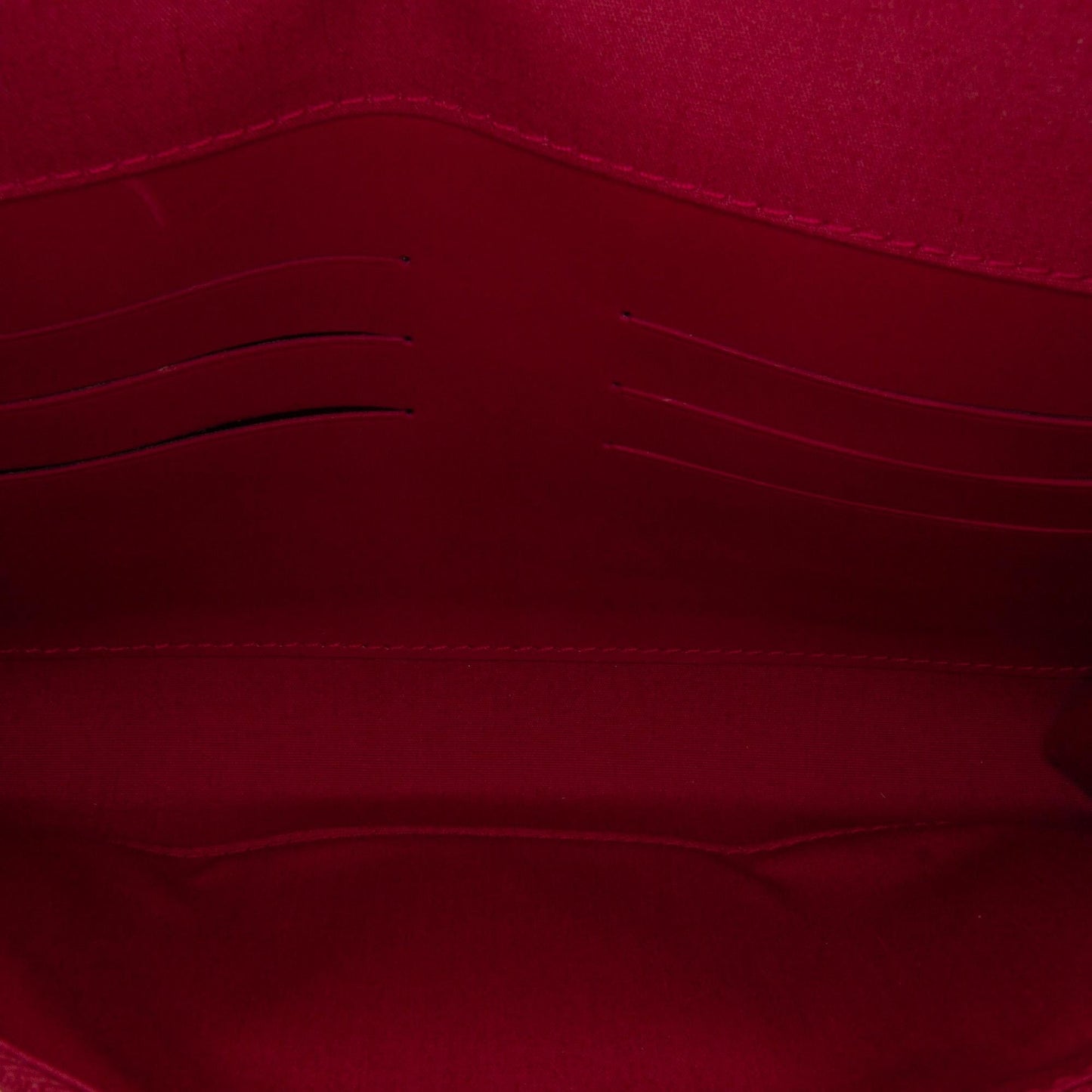Louis Vuitton Vernis Louise Clutch (SHG-cEhdRi)