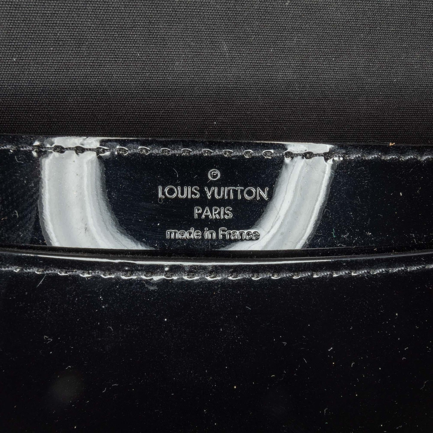 Louis Vuitton Vernis Louise PM (SHG-UF1FgR)
