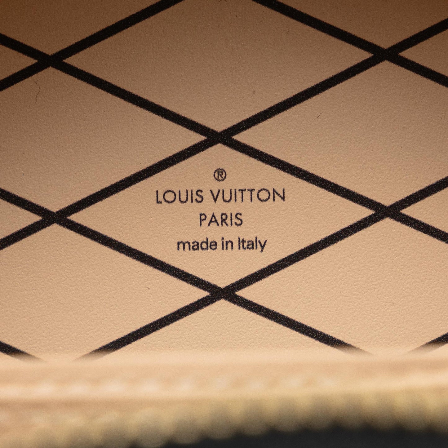 Louis Vuitton Vernis Mini Boite Chapeau Souple (SHG-UL1whN)