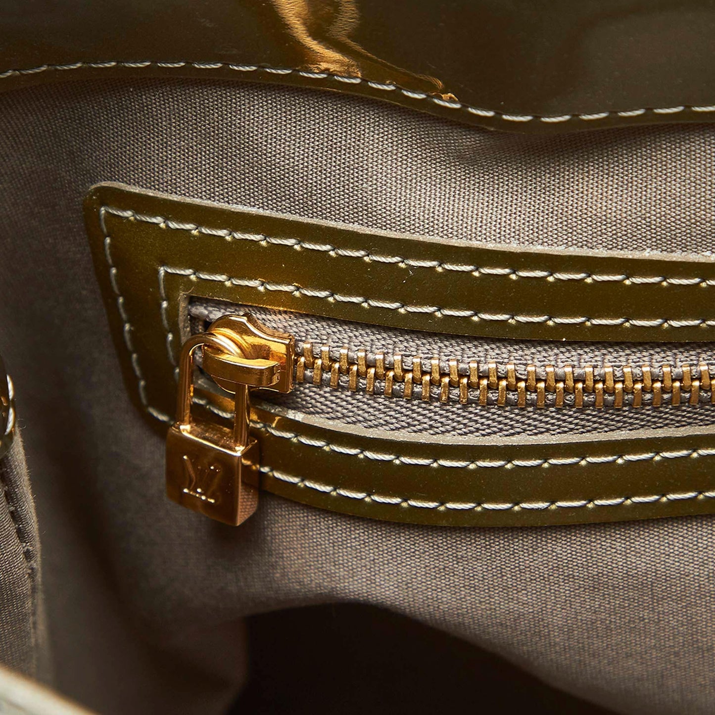Louis Vuitton Vernis Wilshire PM (SHG-19952)