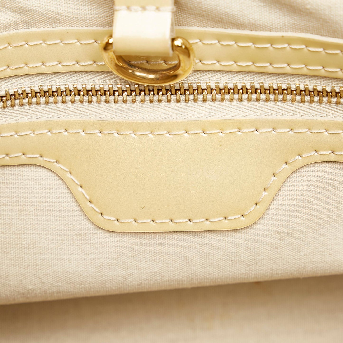 Louis Vuitton Vernis Wilshire PM (SHG-29346)
