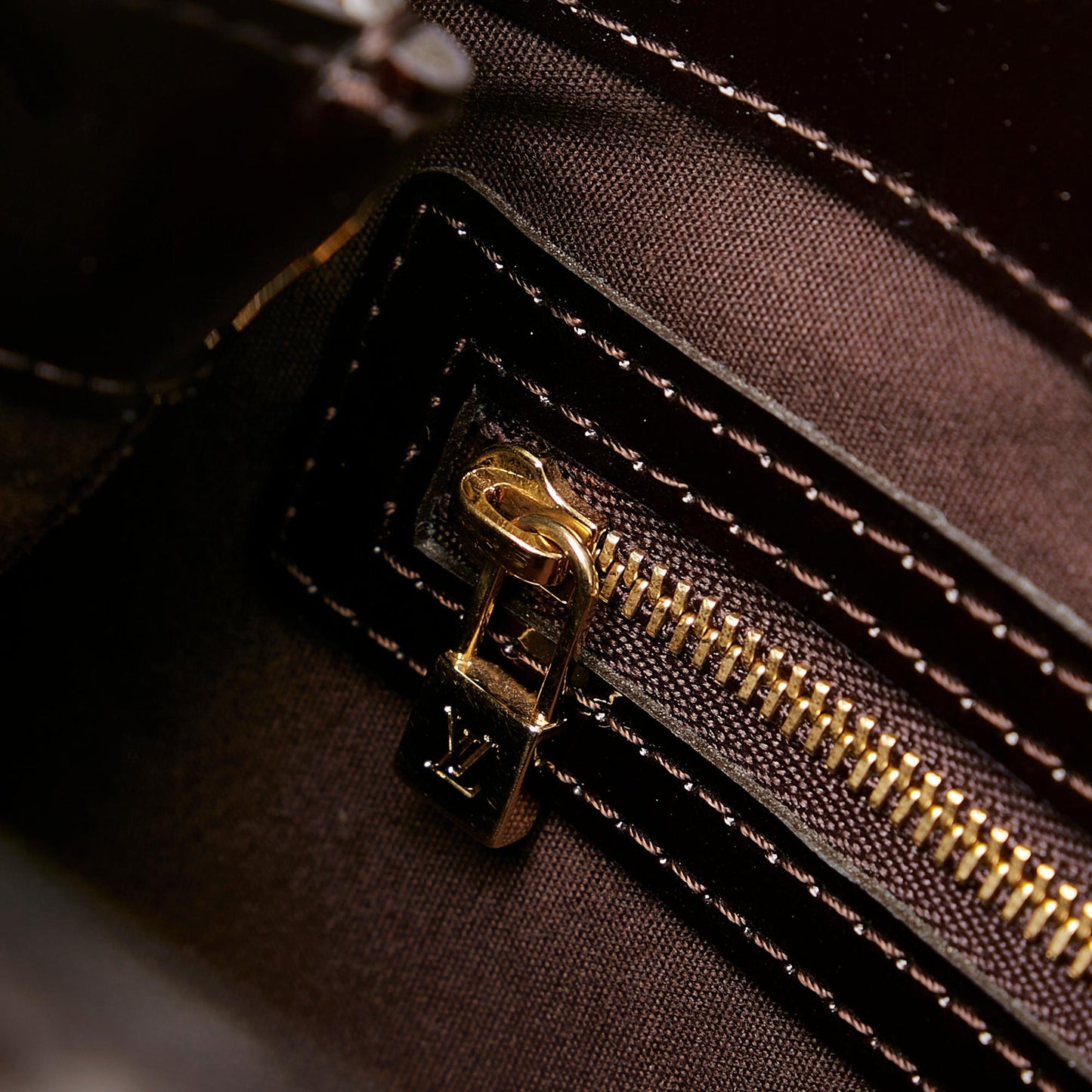 Louis Vuitton Vernis Wilshire PM (SHG-29709)