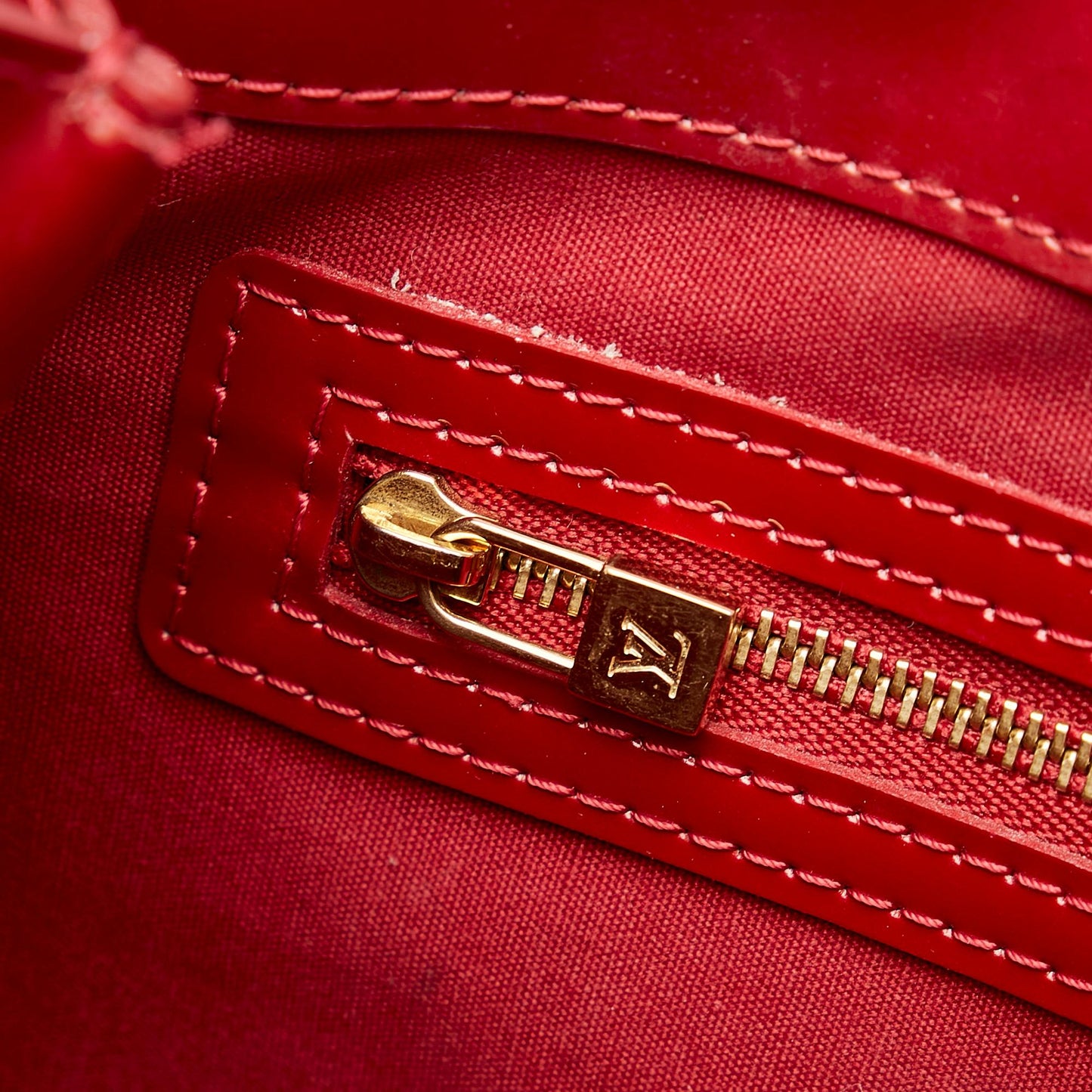 Louis Vuitton Vernis Wilshire PM (SHG-29888)