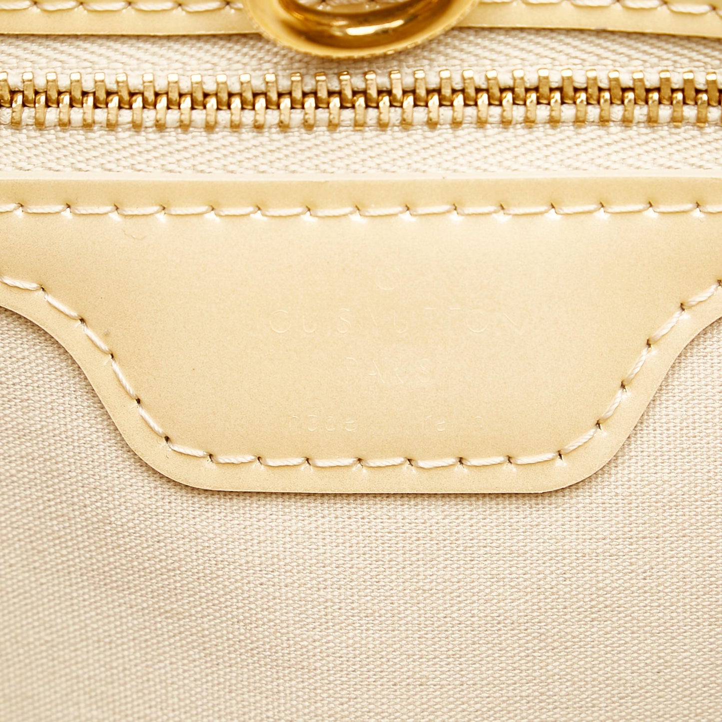 Louis Vuitton Vernis Wilshire PM (SHG-29957)