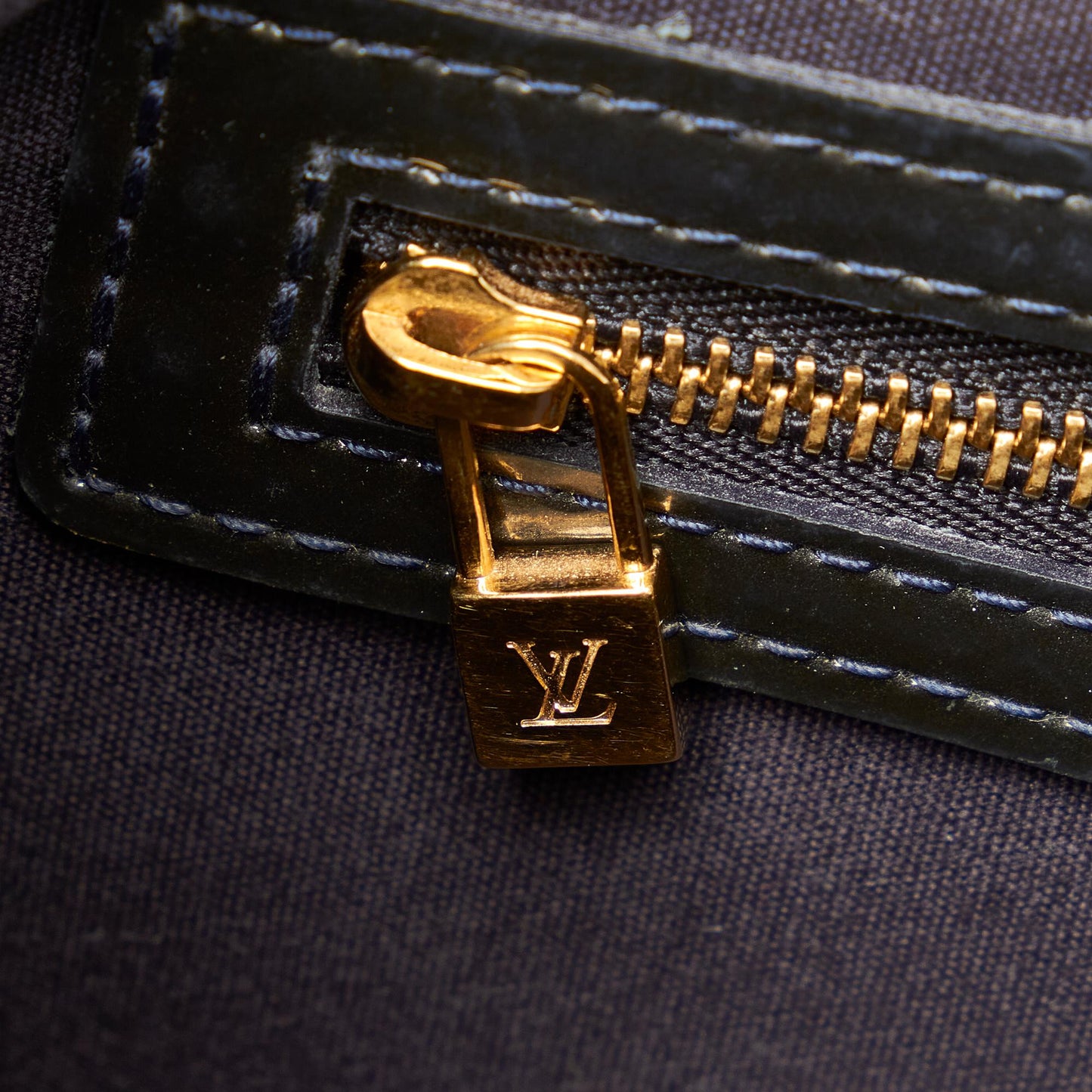 Louis Vuitton Vernis Wilshire PM (SHG-30447)