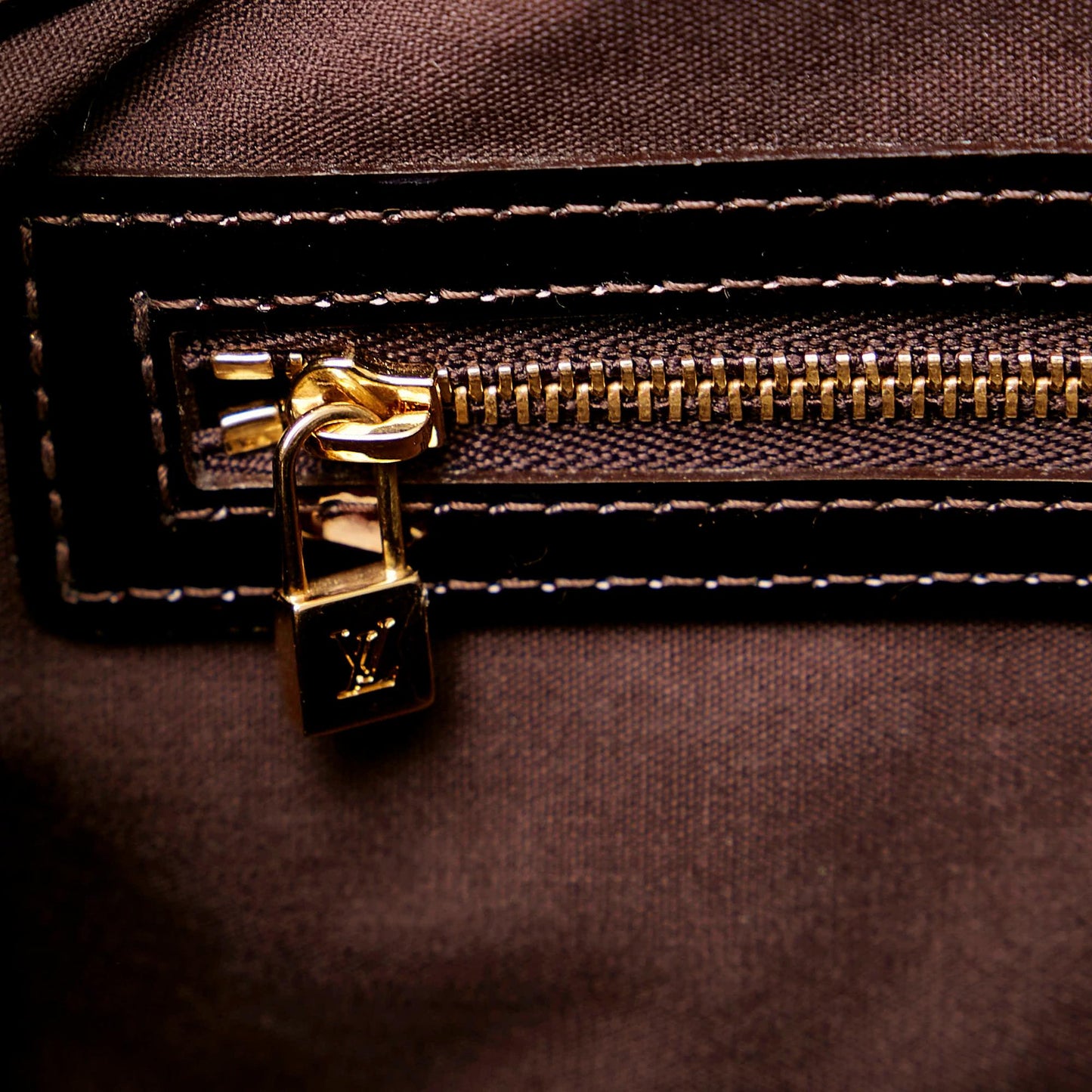 Louis Vuitton Vernis Wilshire PM (SHG-30492)