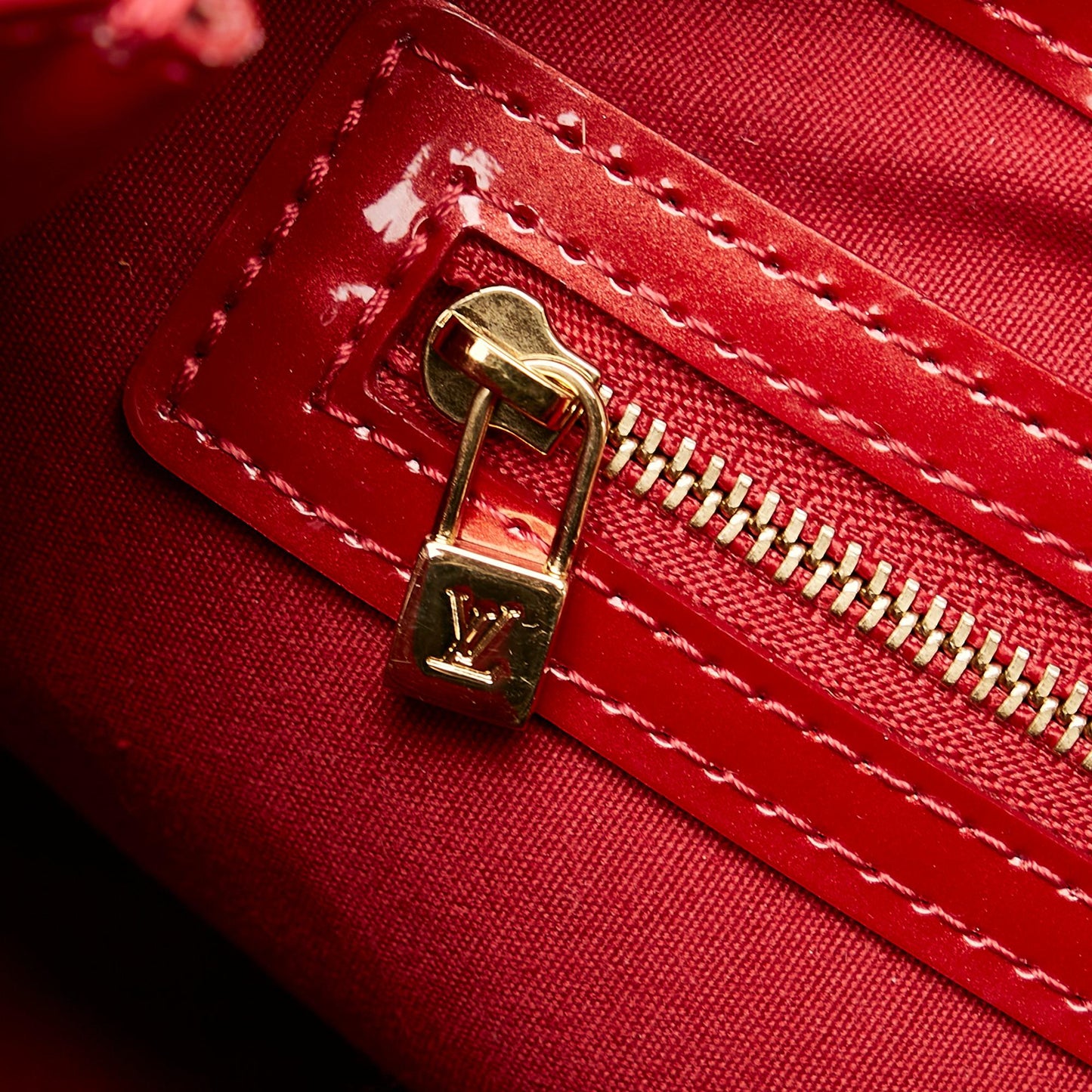 Louis Vuitton Vernis Wilshire PM (SHG-30570)