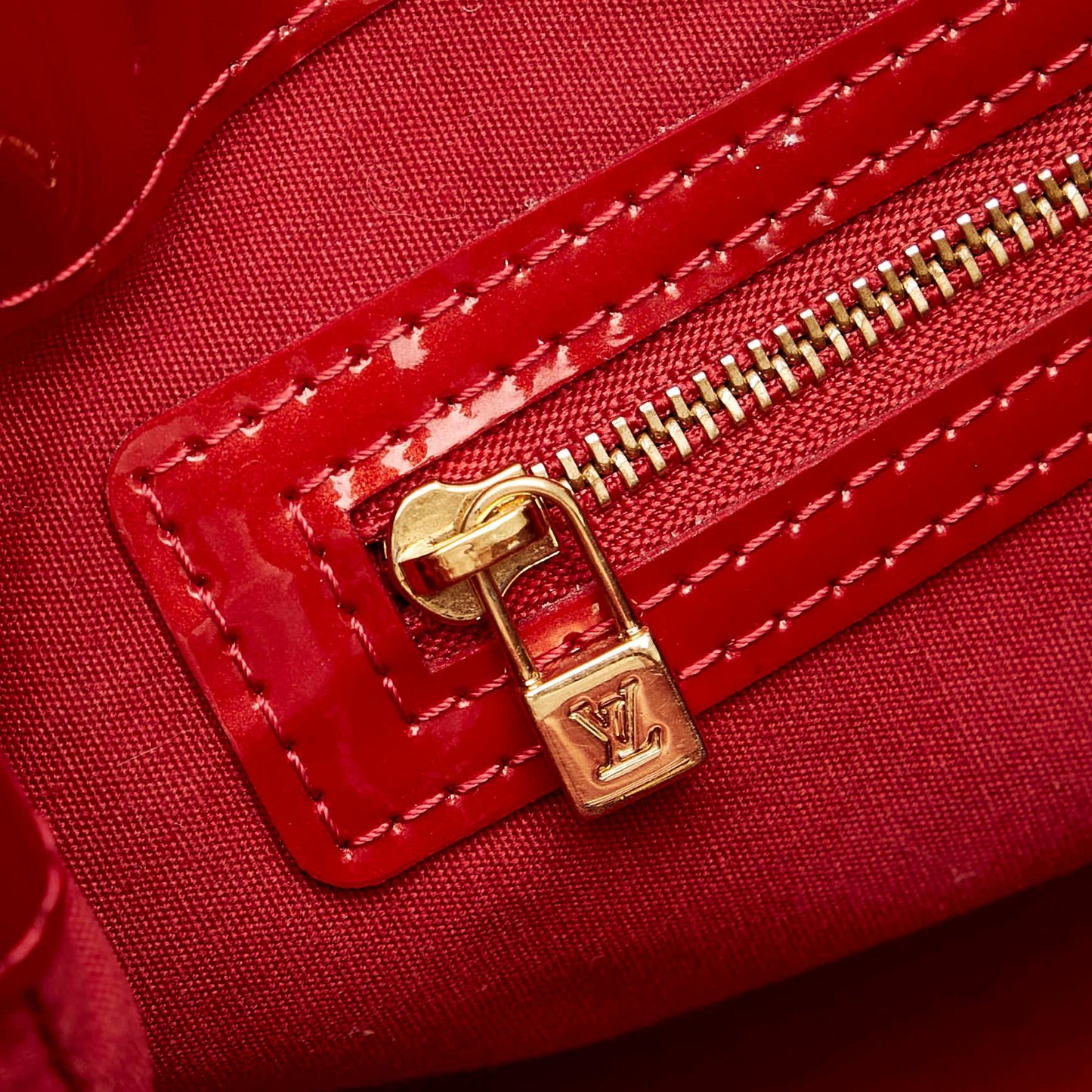 Louis Vuitton Vernis Wilshire PM (SHG-30831)