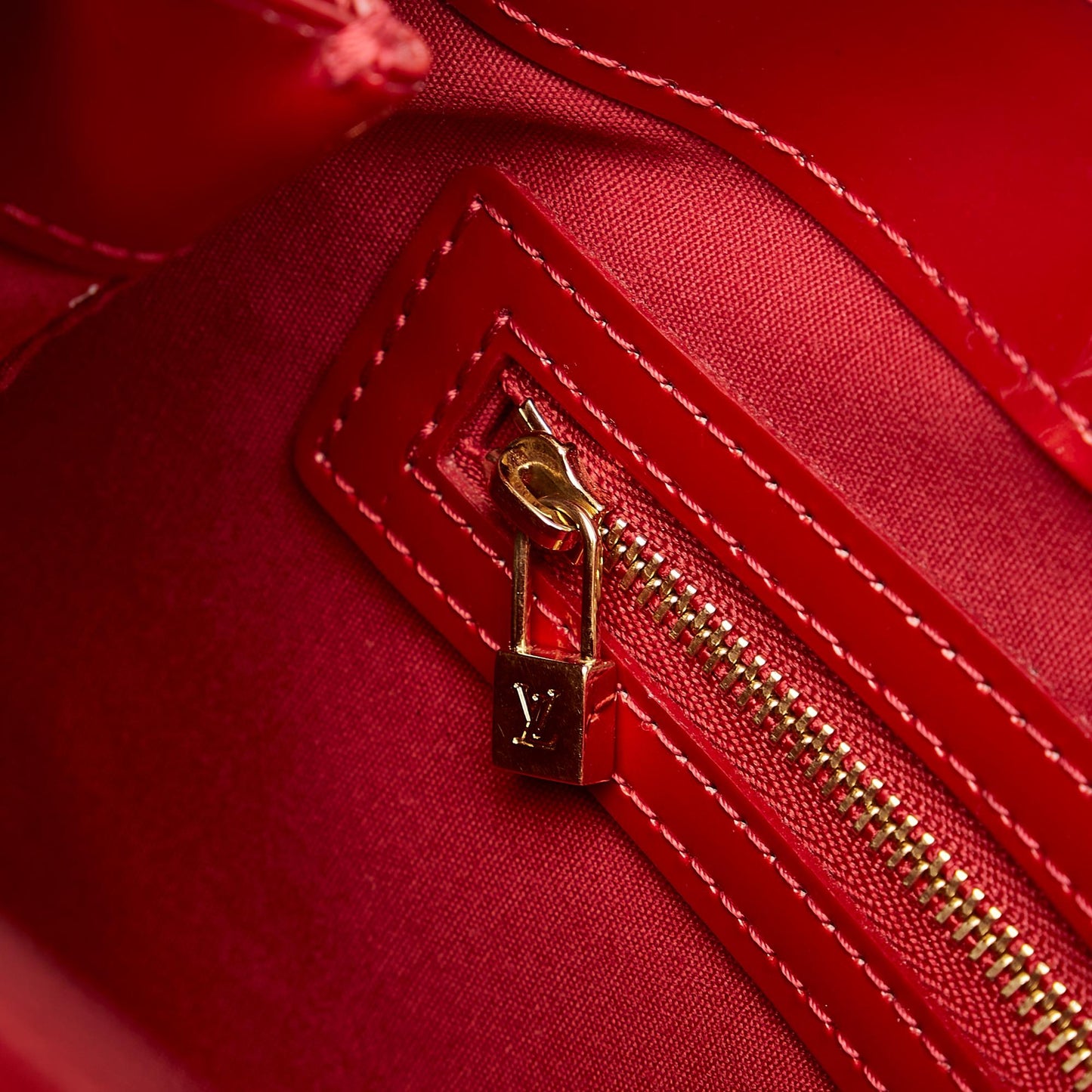 Louis Vuitton Vernis Wilshire PM (SHG-35063)