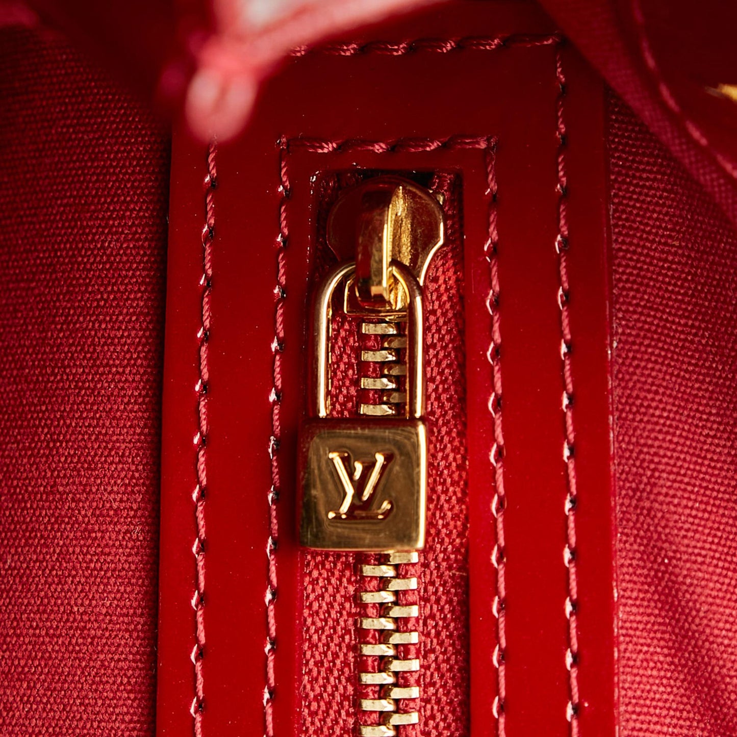 Louis Vuitton Vernis Wilshire PM (SHG-37011)