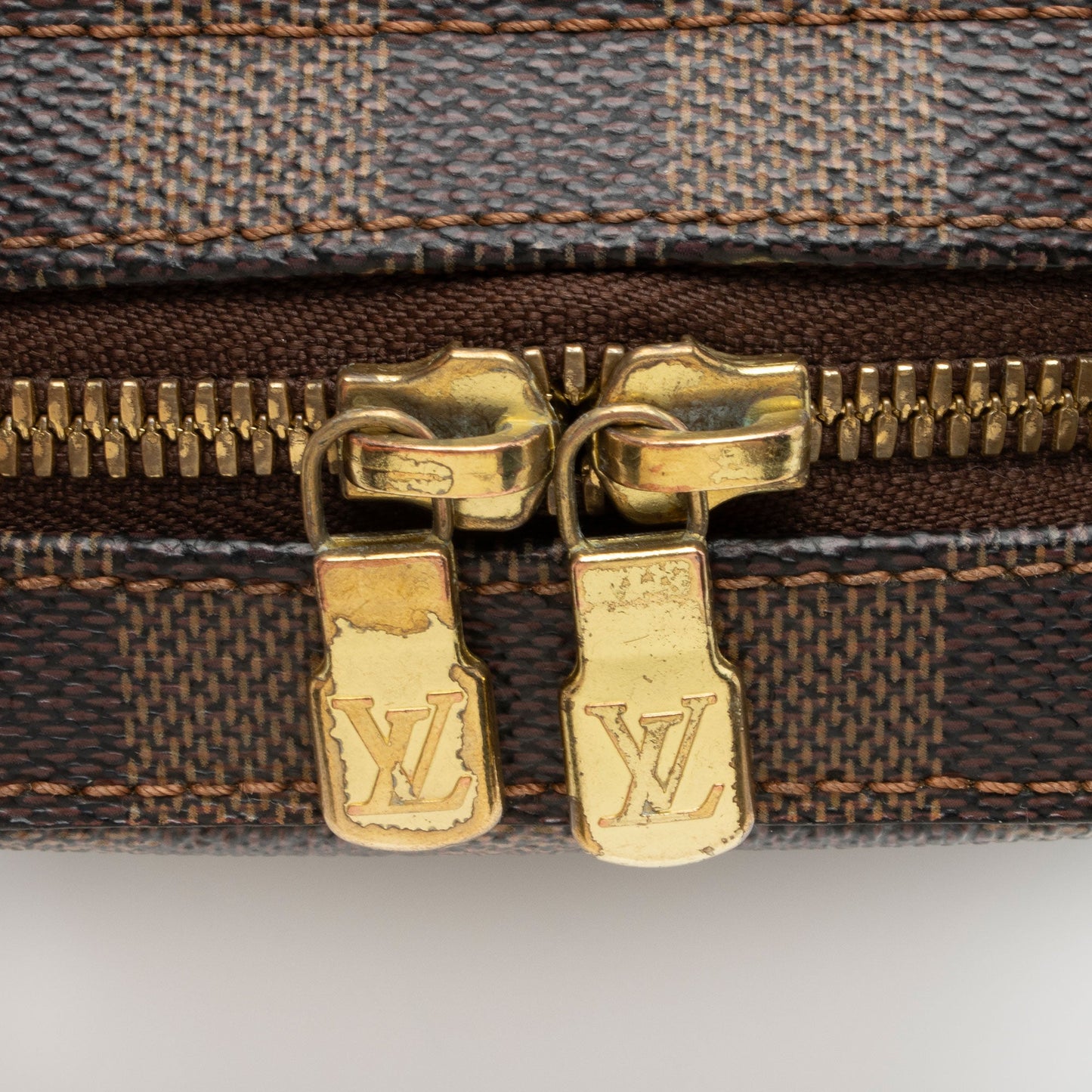 Louis Vuitton Vintage Damier Ebene Geronimos Sling Bag (SHF-7VGaUE)