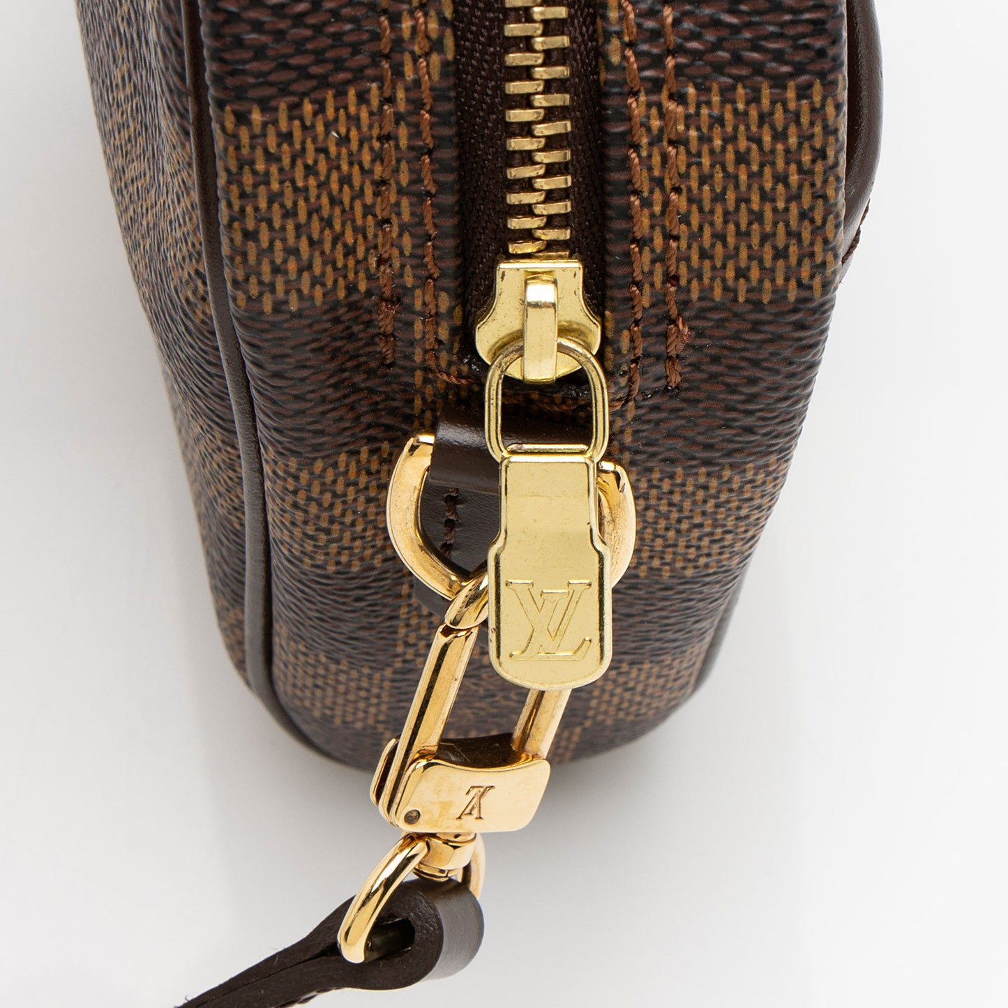 Louis Vuitton Vintage Damier Ebene Ipanema Pochette (SHF-qXMsPl)