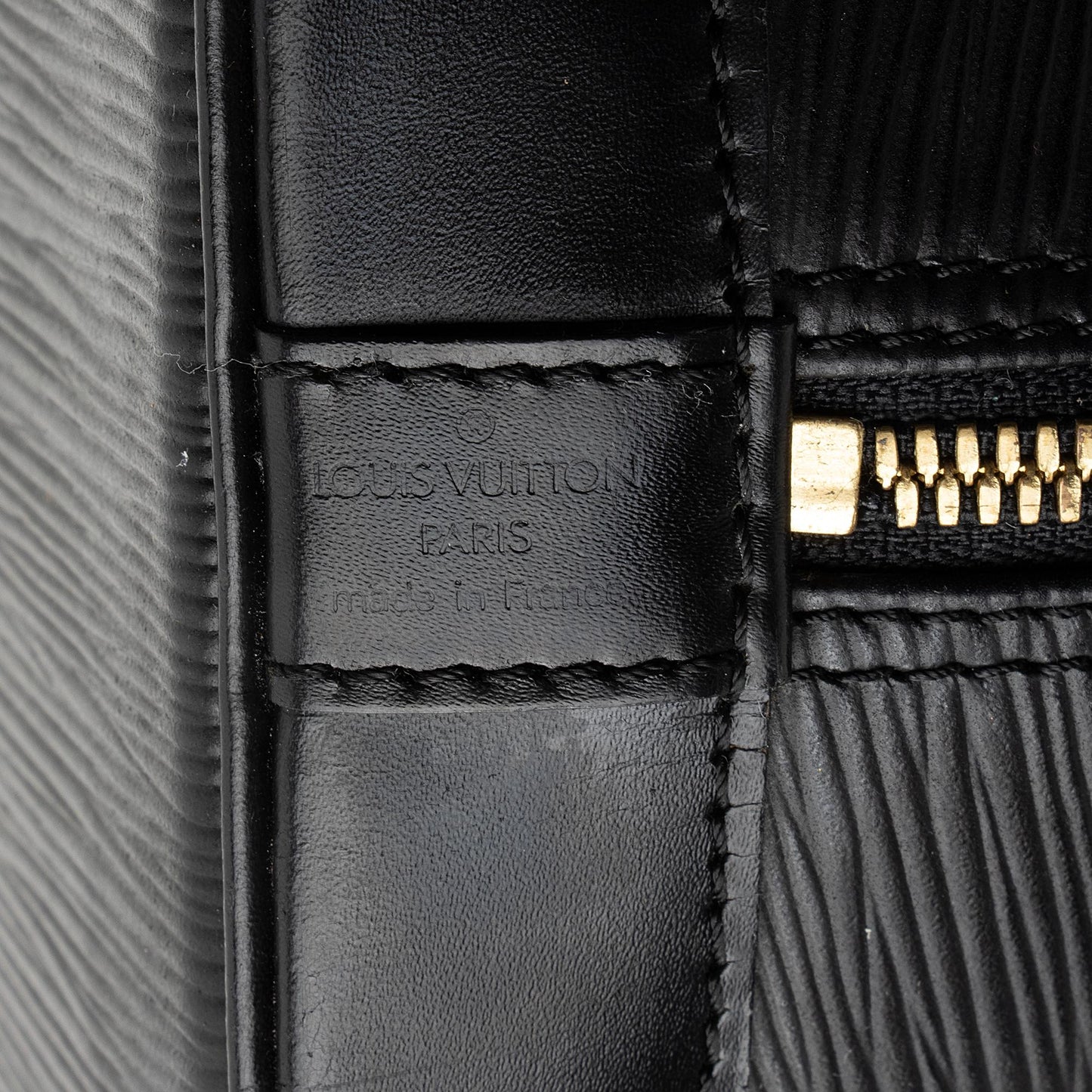 Louis Vuitton Vintage Epi Leather Alma PM Satchel (SHF-22820)
