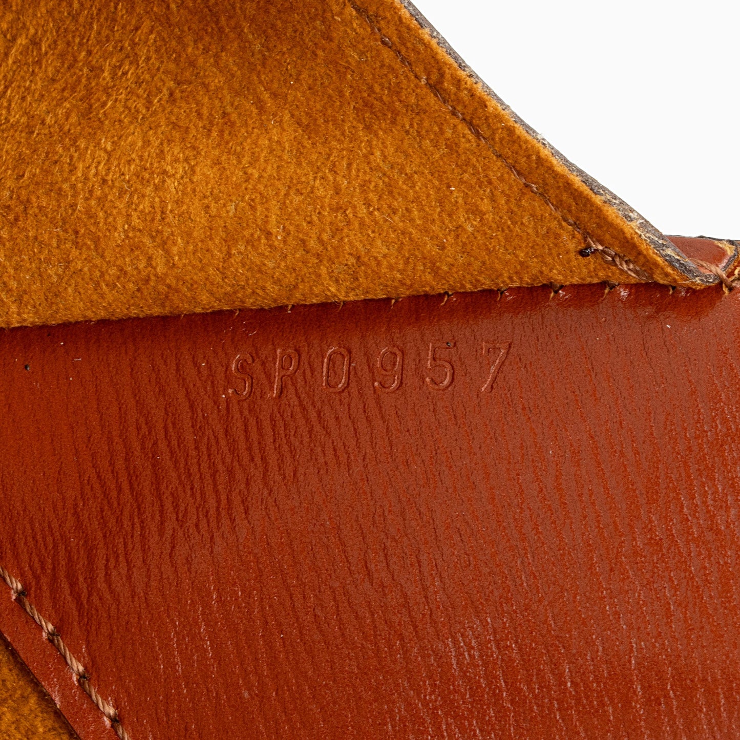Louis Vuitton Vintage Epi Leather Cluny Shoulder Bag (SHF-JDPbLK)