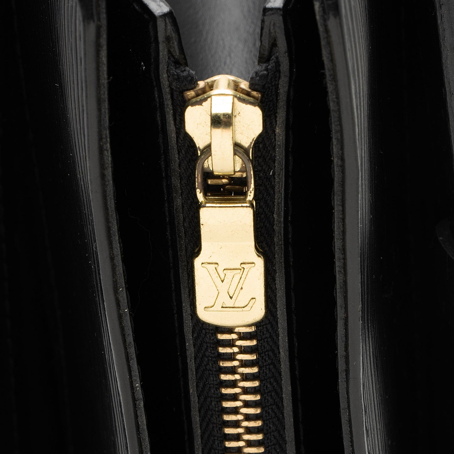 Louis Vuitton Vintage Epi Leather Croisette PM Shoulder Bag (SHF-vgaztx)