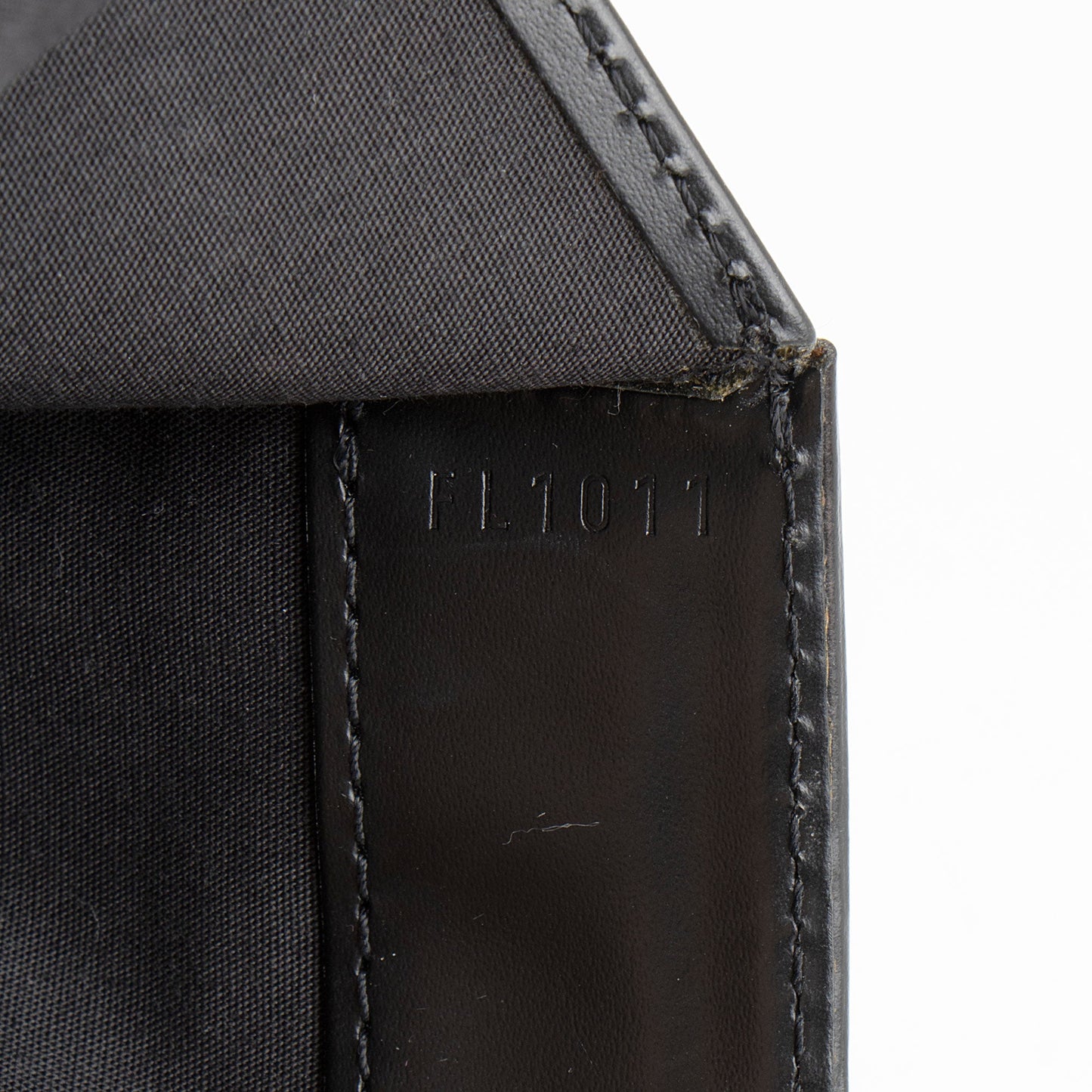 Louis Vuitton Vintage Epi Leather Dinard Shoulder Bag (SHF-Bceodi)