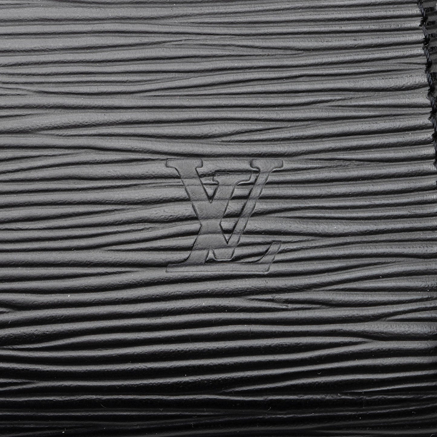 Louis Vuitton Vintage Epi Leather Pochette Accessoires (SHF-CCNQ5c)