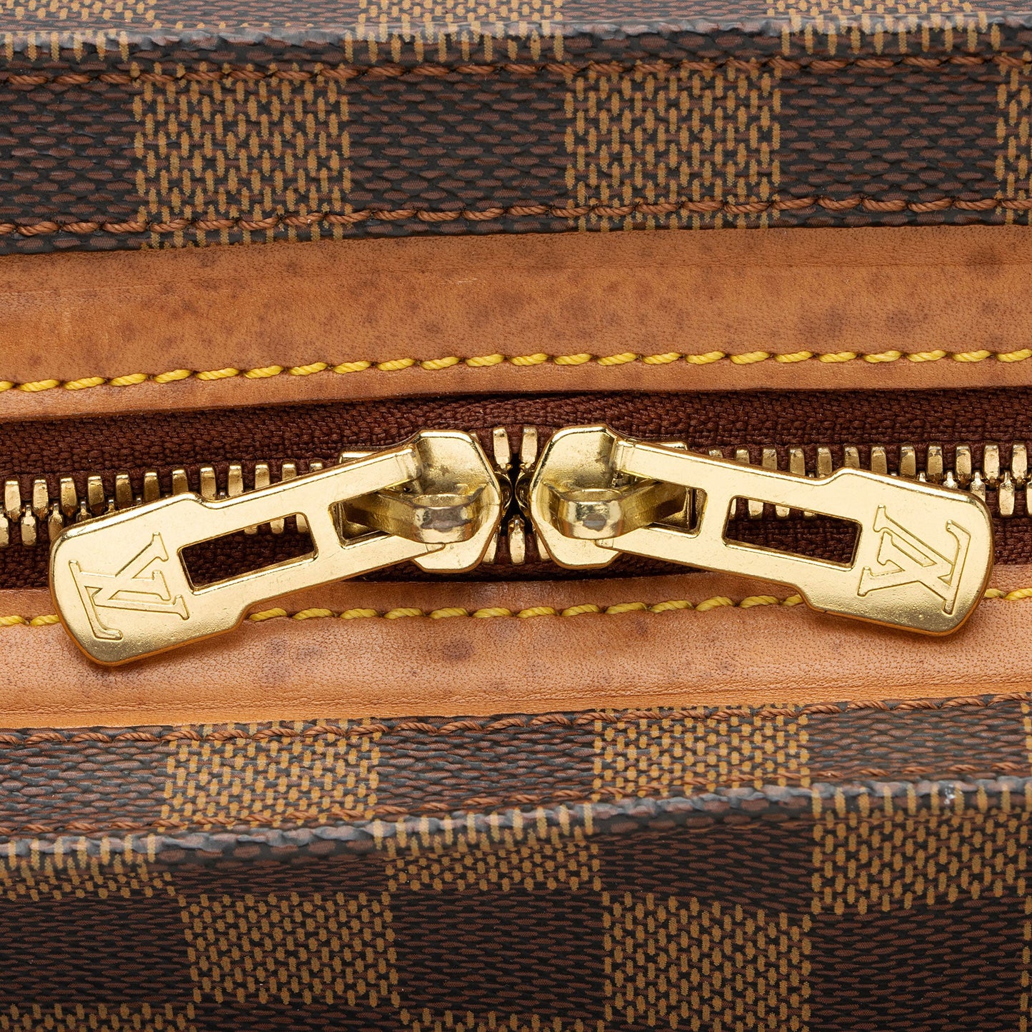 Louis Vuitton Vintage Limited Edition Damier Ebene Centenaire Chelsea Tote (SHF-FNBK16)