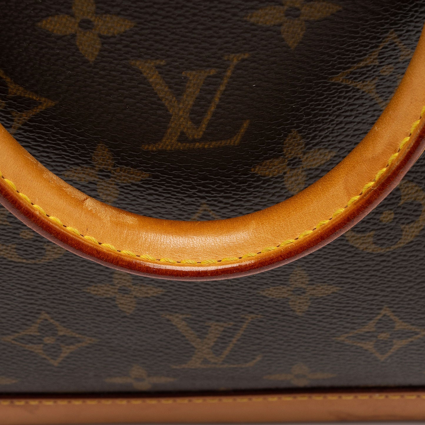 Louis Vuitton Vintage Monogram Canvas Alma PM Satchel (SHF-U8Ixq0)