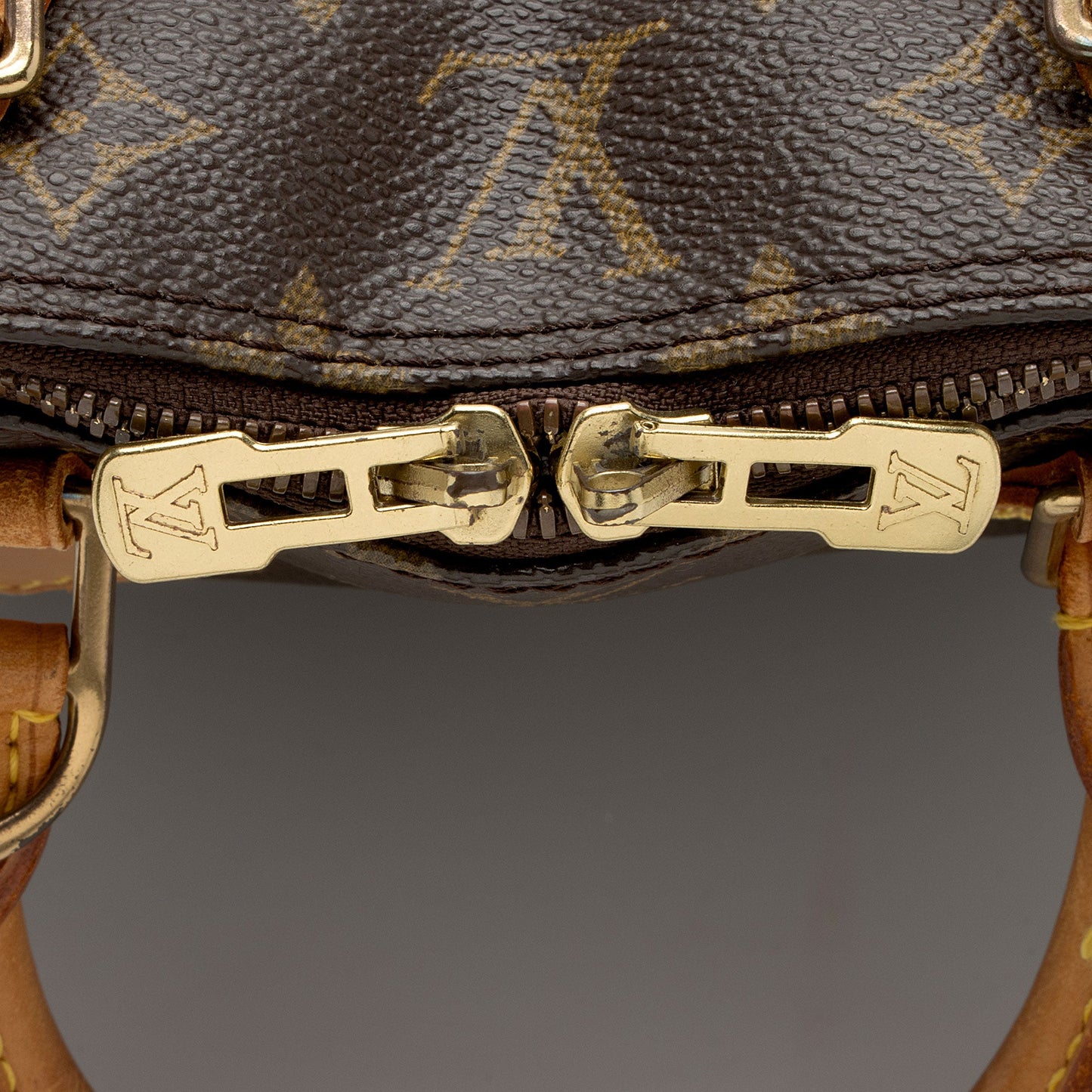 Louis Vuitton Vintage Monogram Canvas Alma PM Satchel (SHF-ooFAm7)