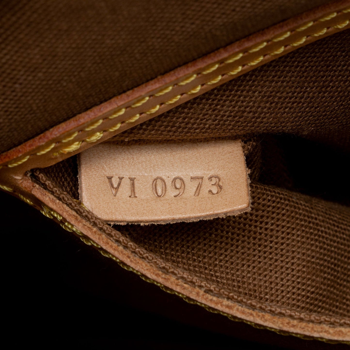 Louis Vuitton Vintage Monogram Canvas Alma PM Satchel (SHF-buzy8O)