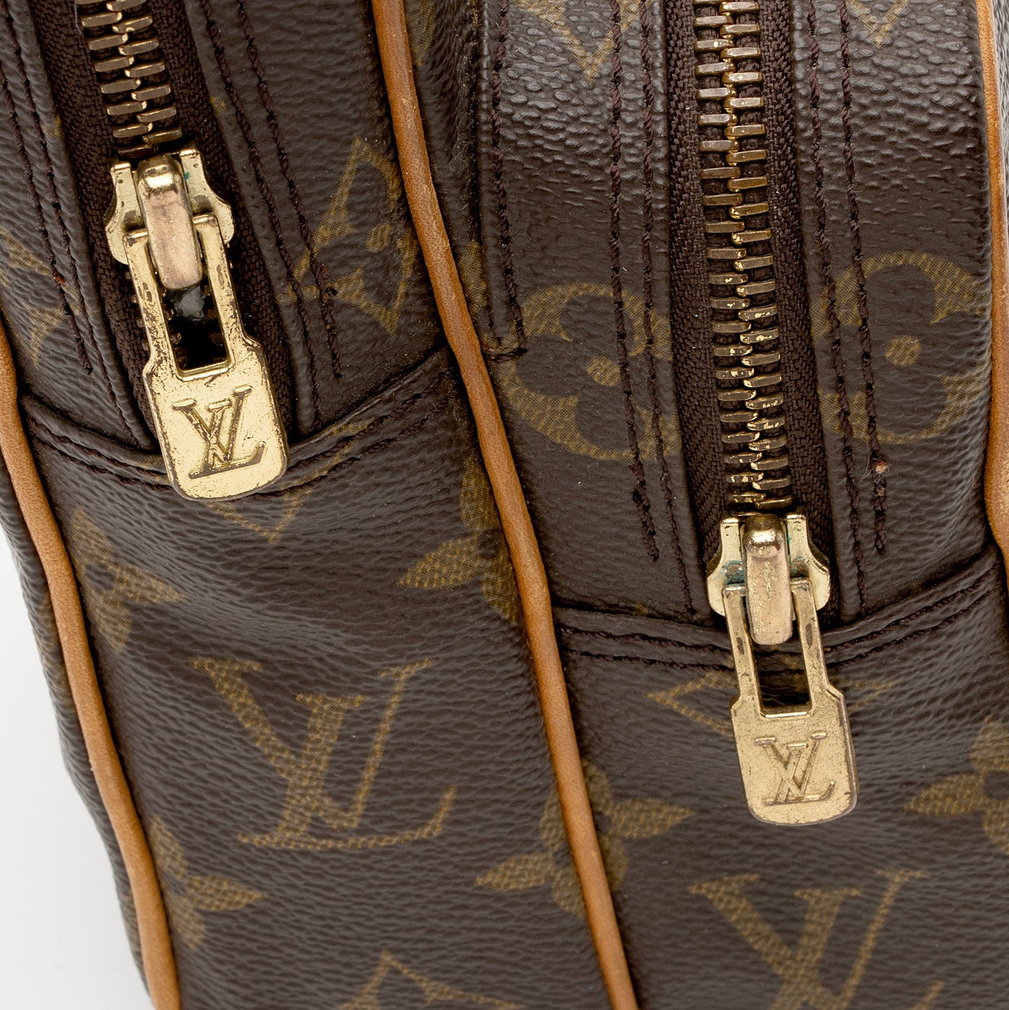 Louis Vuitton Vintage Monogram Canvas Amazone Mini Messenger Bag (SHF-VKZDtJ)