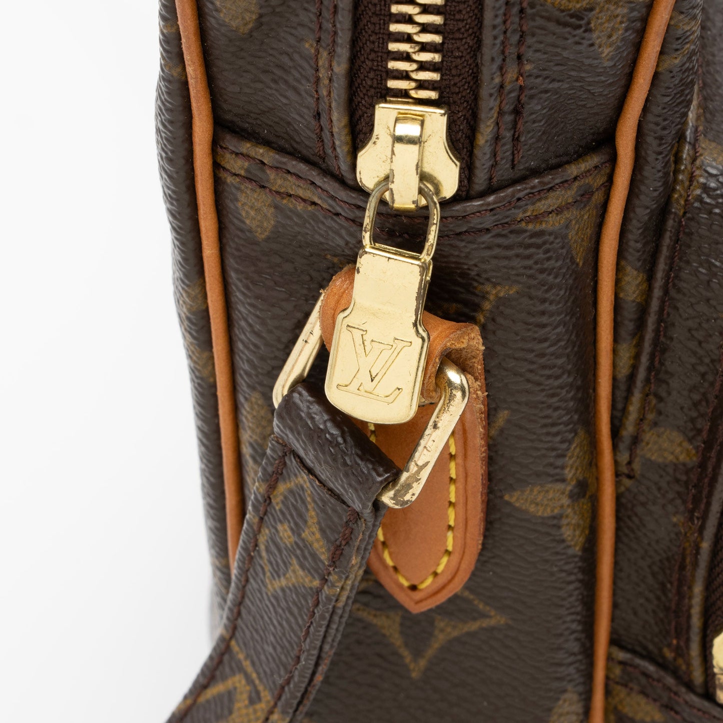 Louis Vuitton Vintage Monogram Canvas Amazone Shoulder Bag (SHF-NjYcgm)