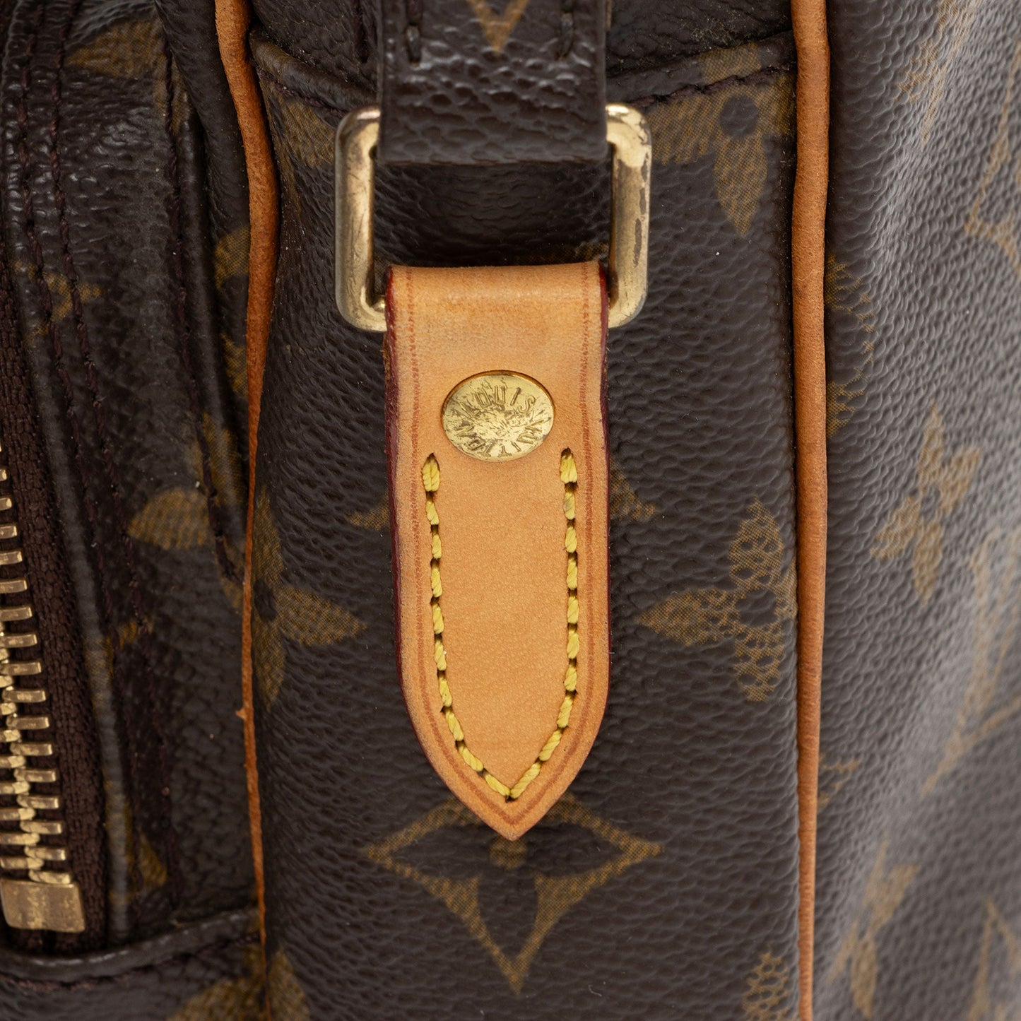 Louis Vuitton Vintage Monogram Canvas Amazone Shoulder Bag (SHF-jjMBAo)
